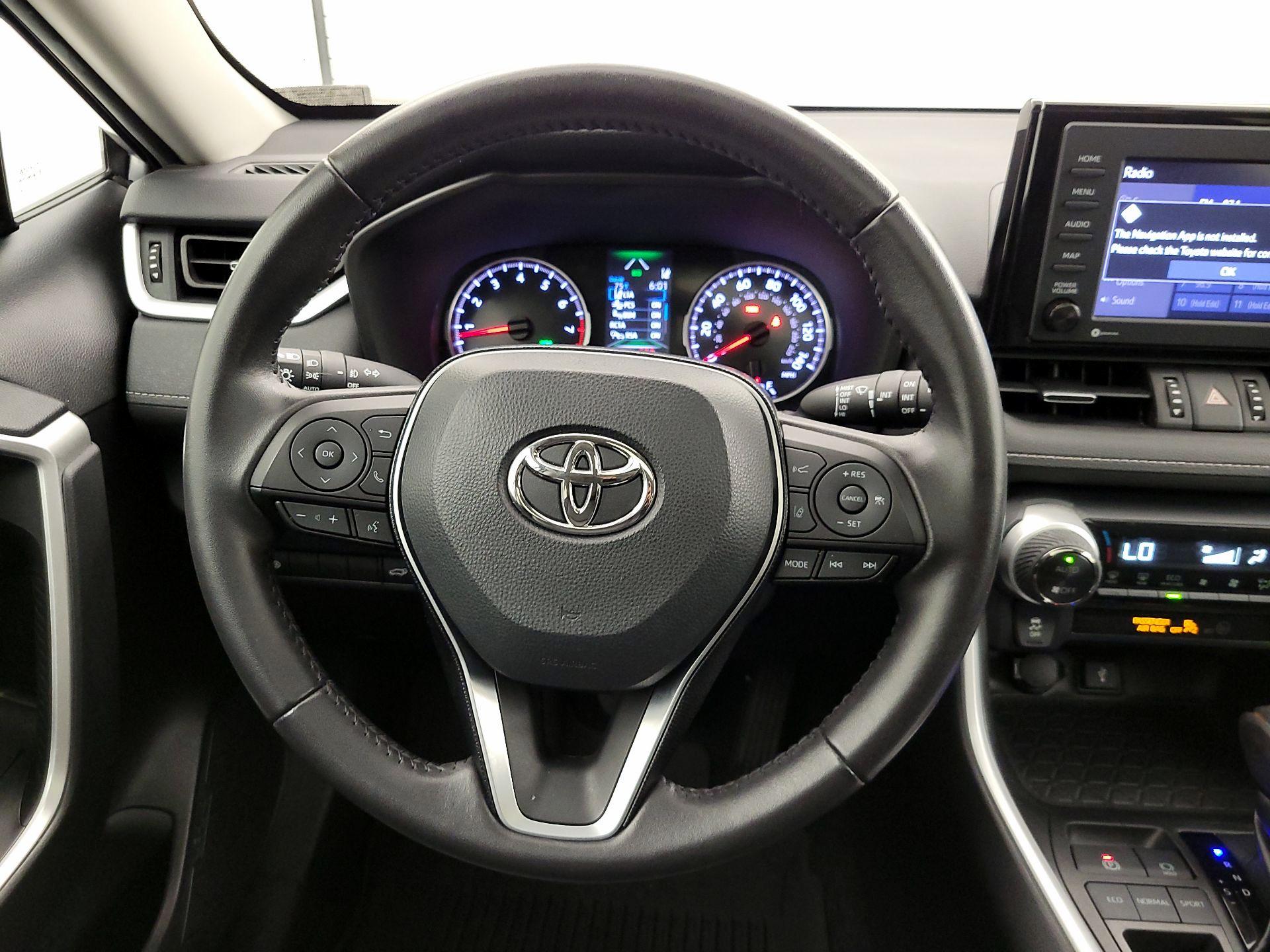 Thumbnail: 2021 Toyota RAV4 - 10