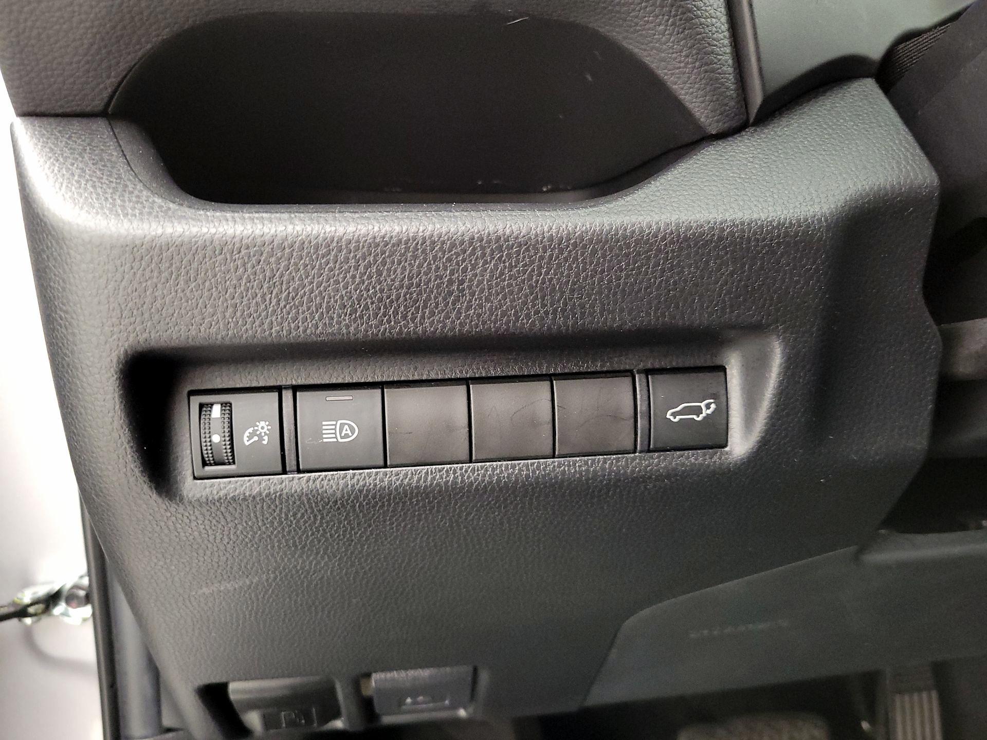 Thumbnail: 2021 Toyota RAV4 - 13