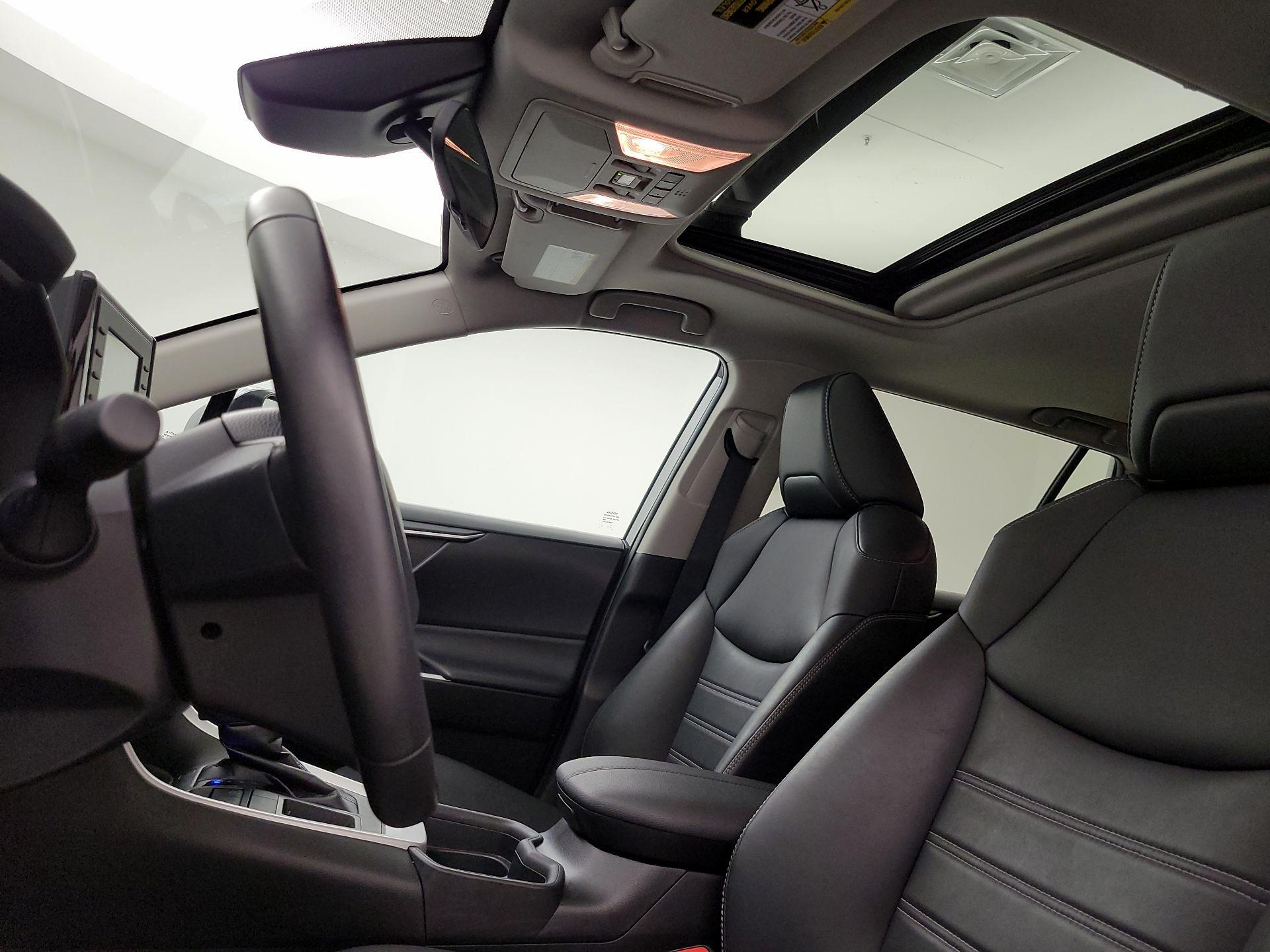 Thumbnail: 2021 Toyota RAV4 - 20