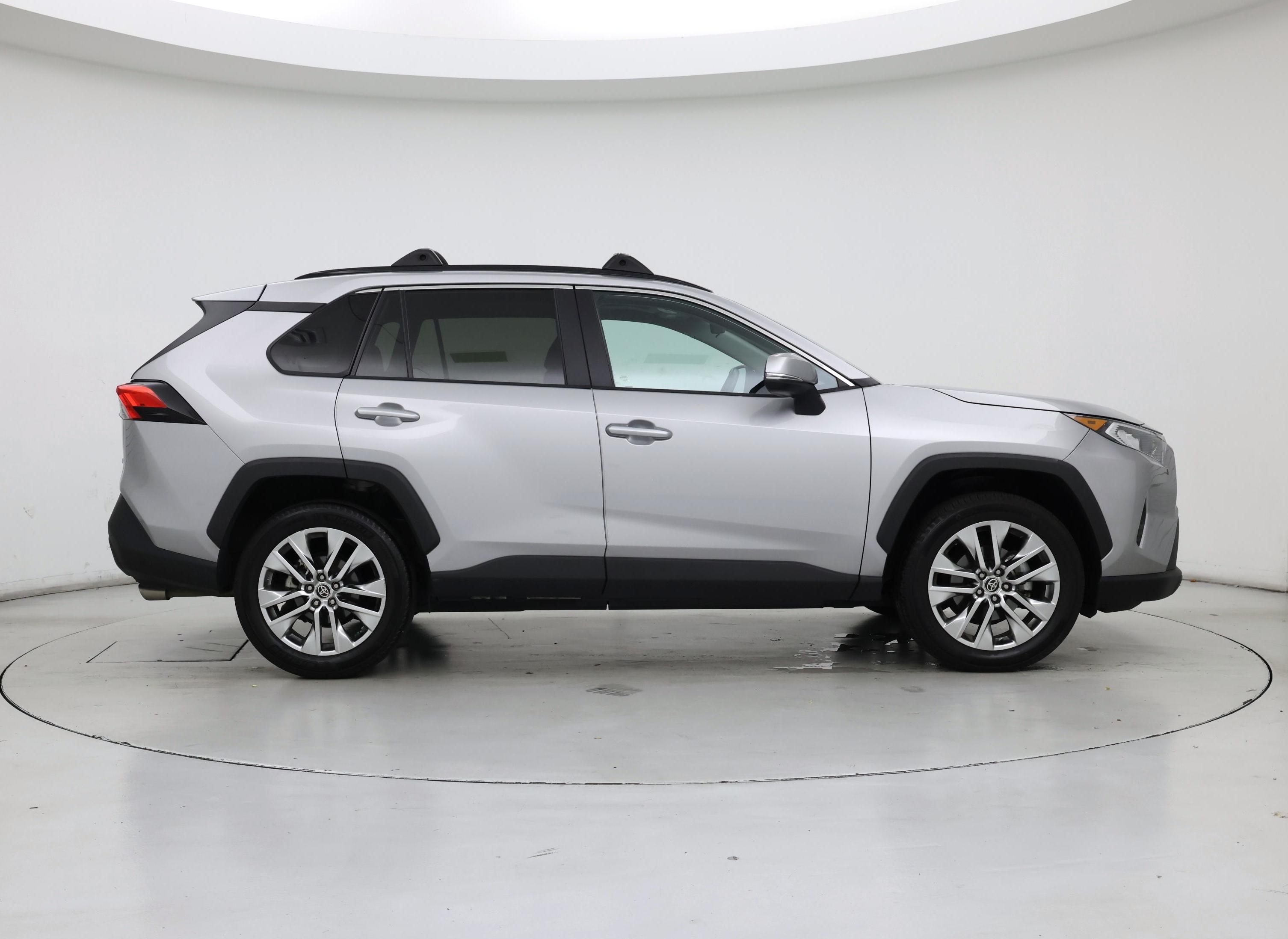Thumbnail: 2021 Toyota RAV4 - 7