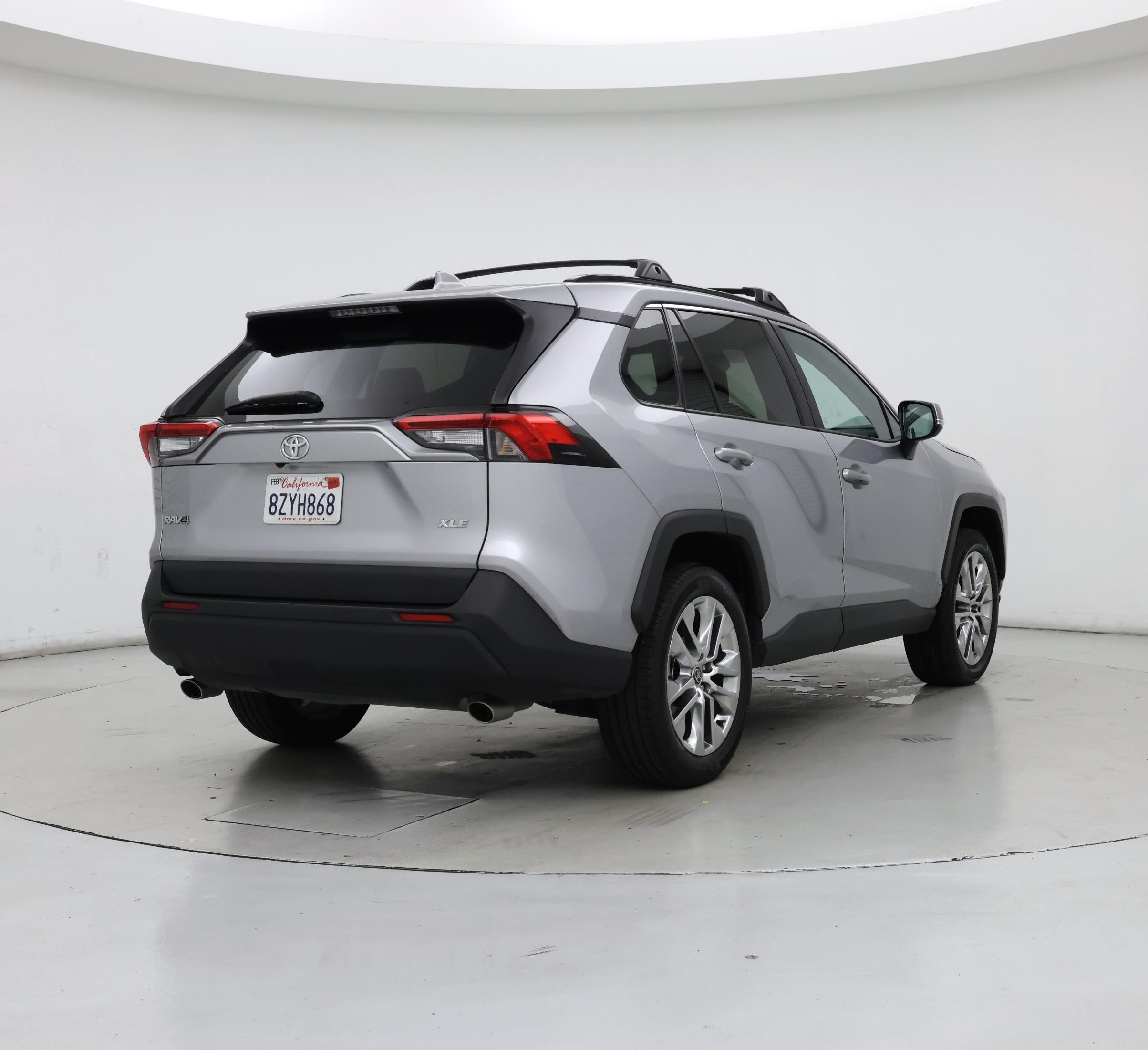 Thumbnail: 2021 Toyota RAV4 - 8