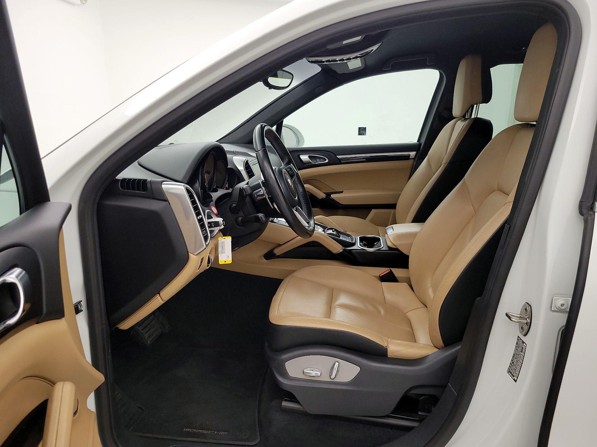 Thumbnail: 2016 Porsche Cayenne - 11