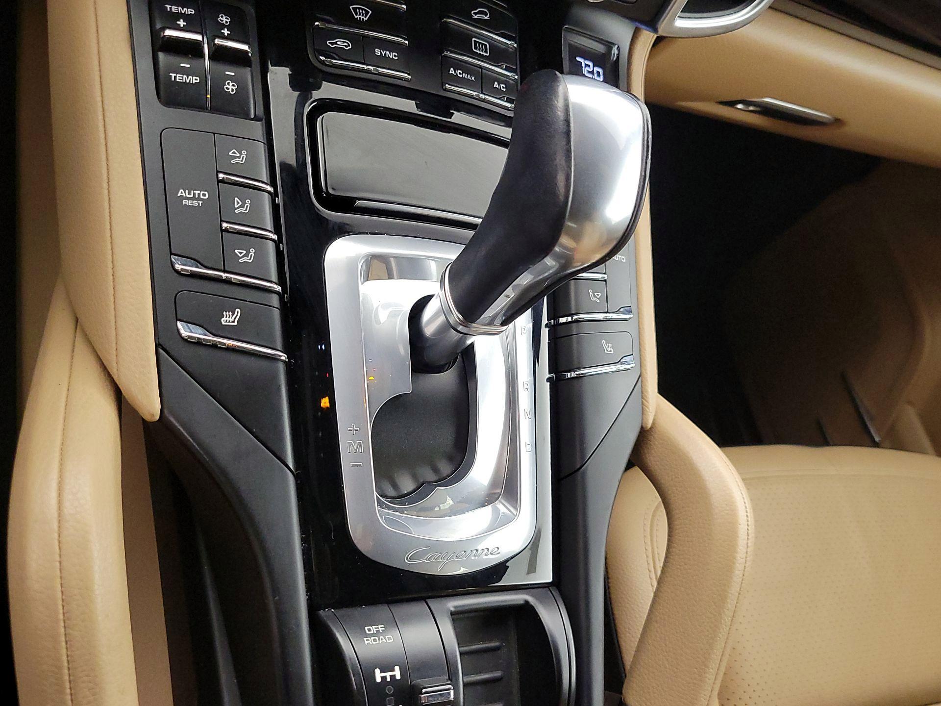 Thumbnail: 2016 Porsche Cayenne - 18