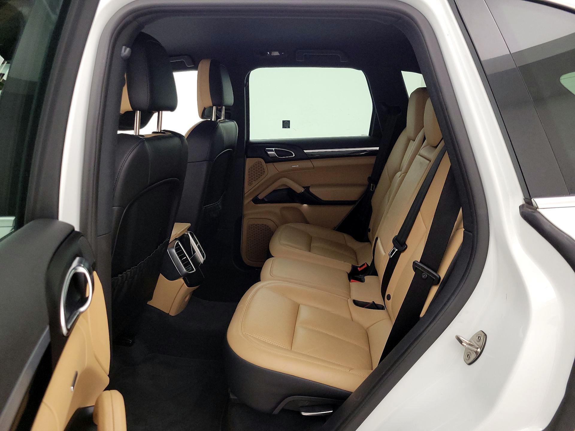 Thumbnail: 2016 Porsche Cayenne - 19
