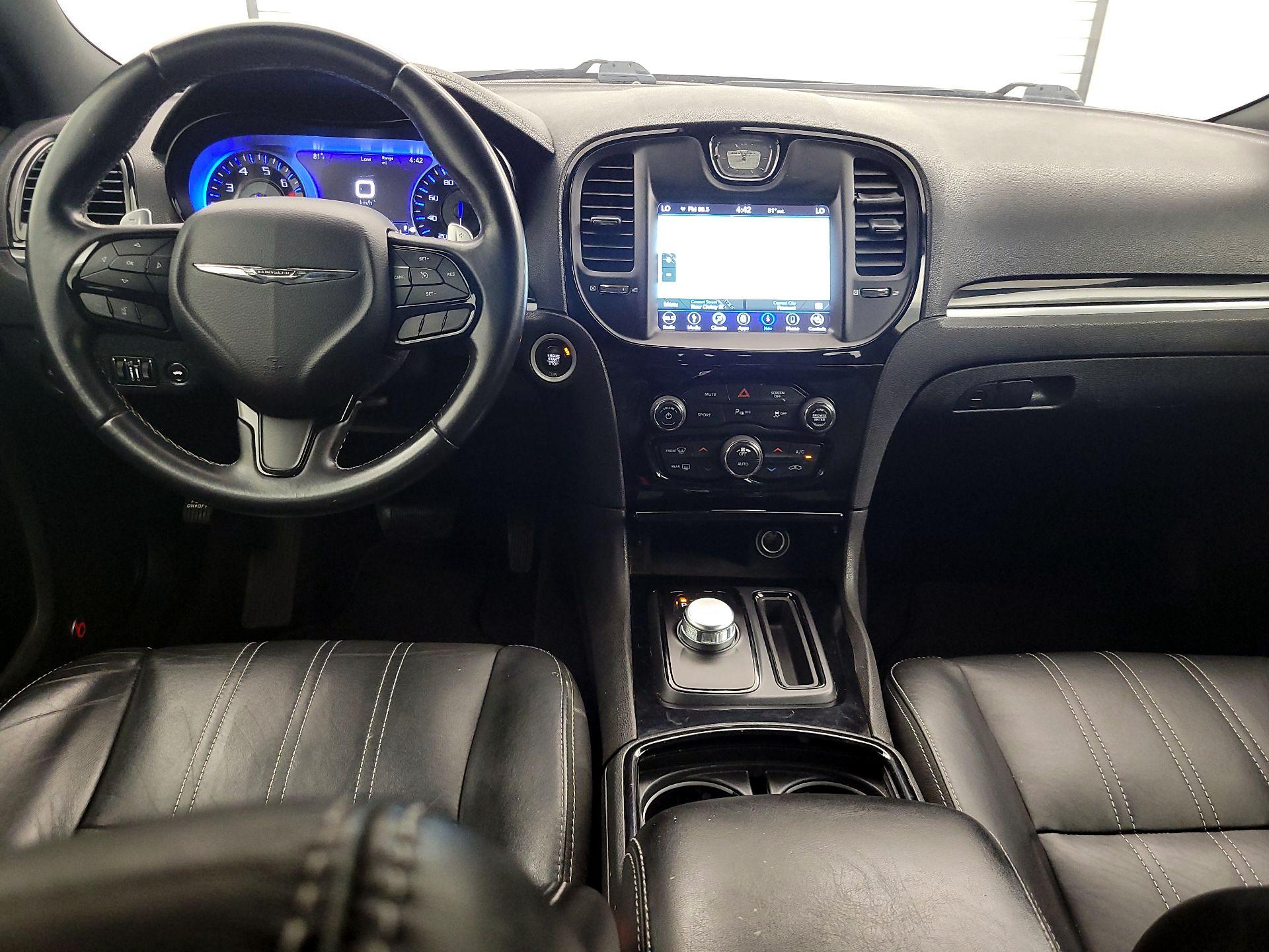 Thumbnail: 2018 Chrysler 300 - 9