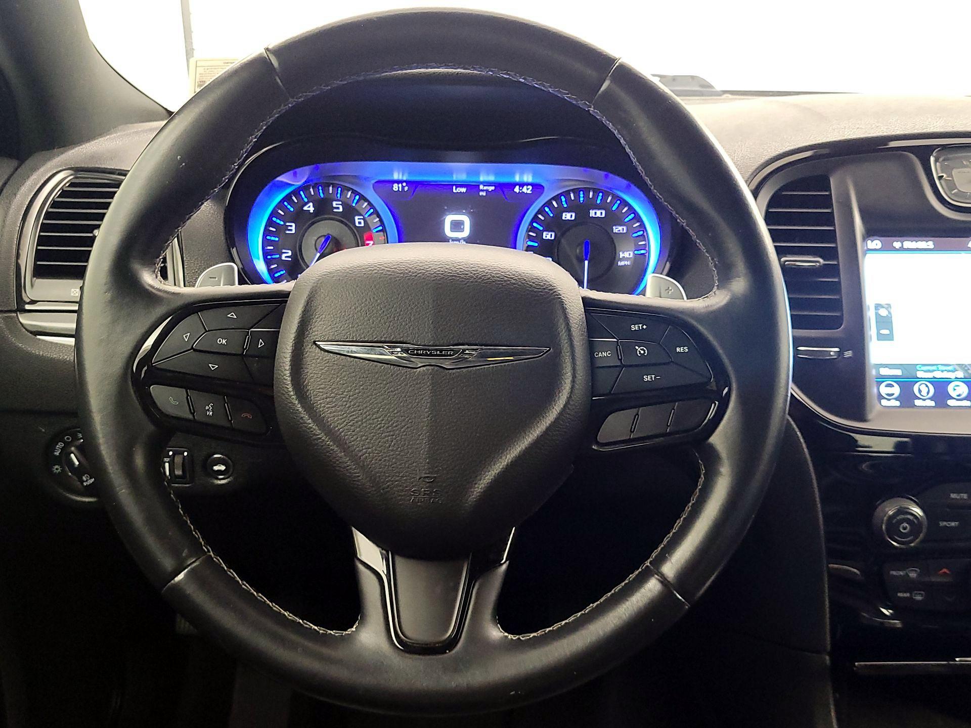 Thumbnail: 2018 Chrysler 300 - 10