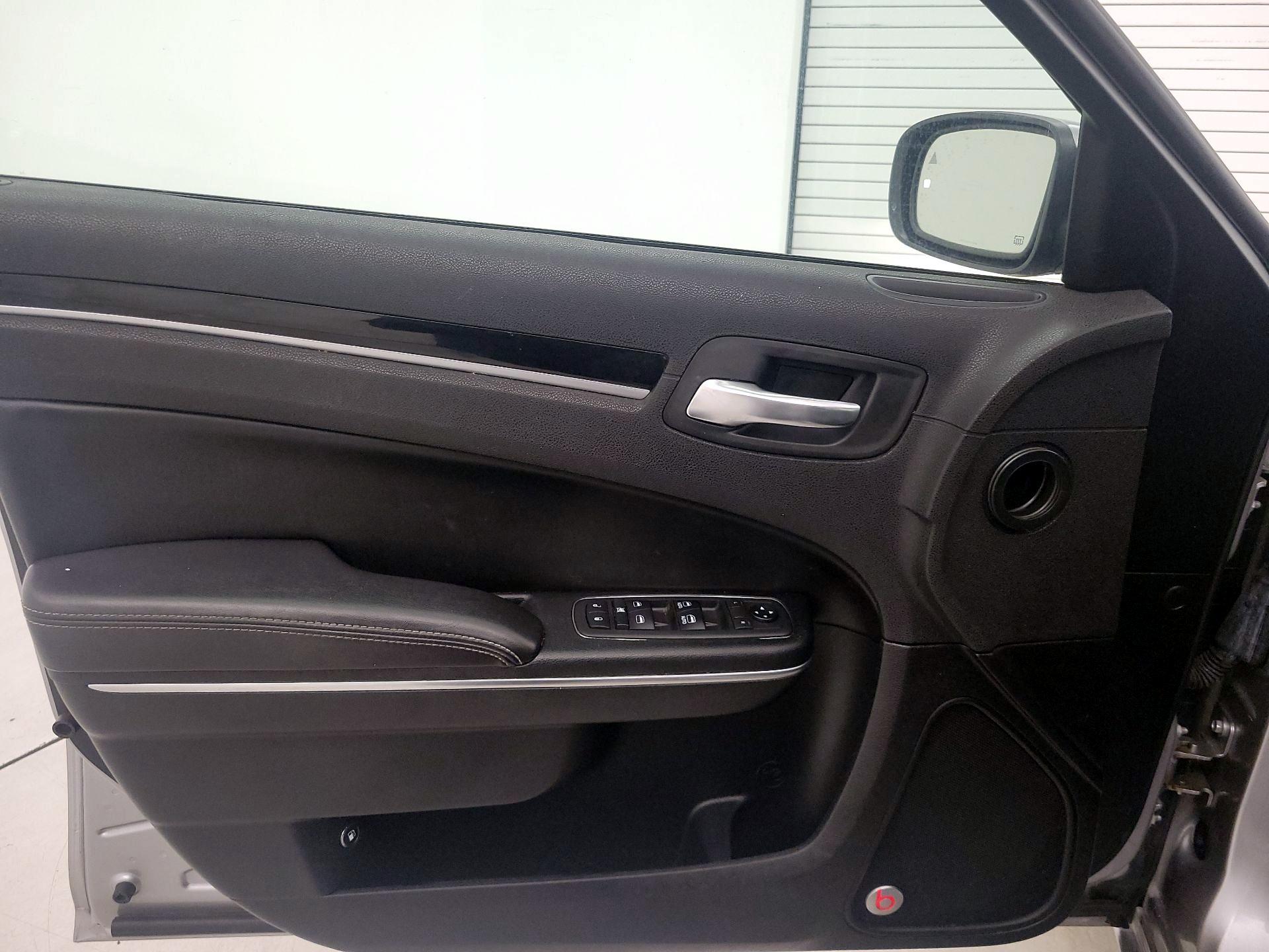 Thumbnail: 2018 Chrysler 300 - 12