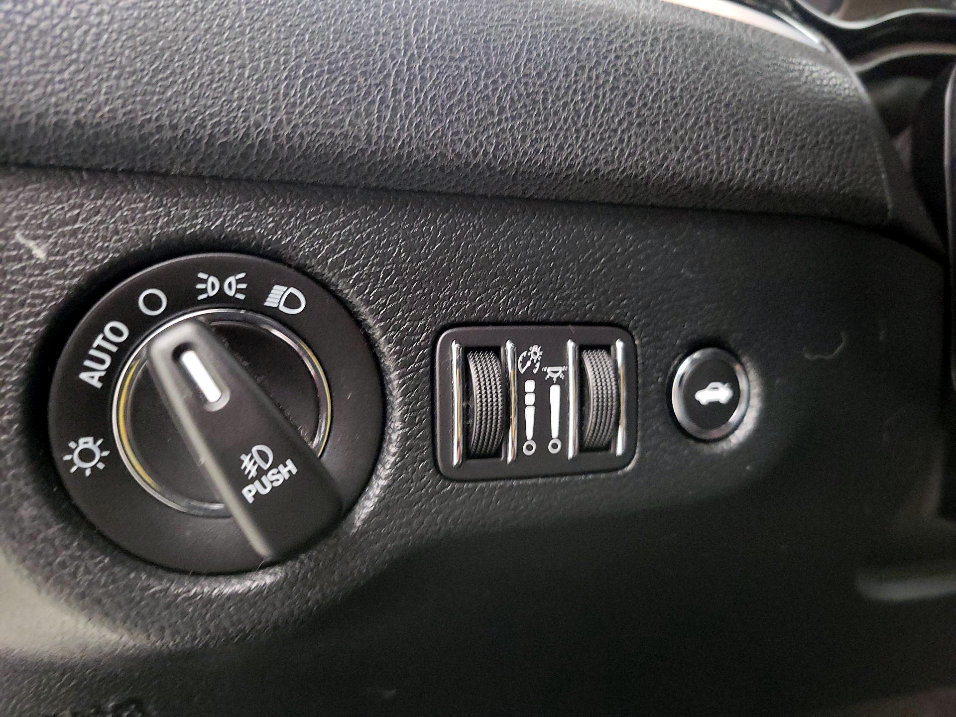 Thumbnail: 2018 Chrysler 300 - 13