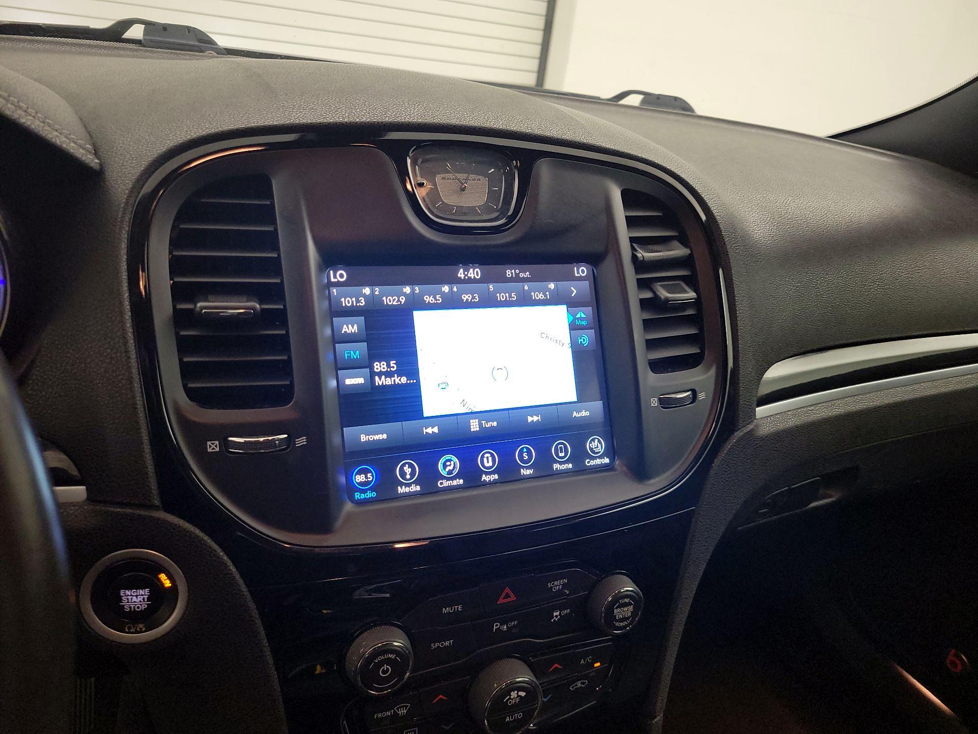 Thumbnail: 2018 Chrysler 300 - 16