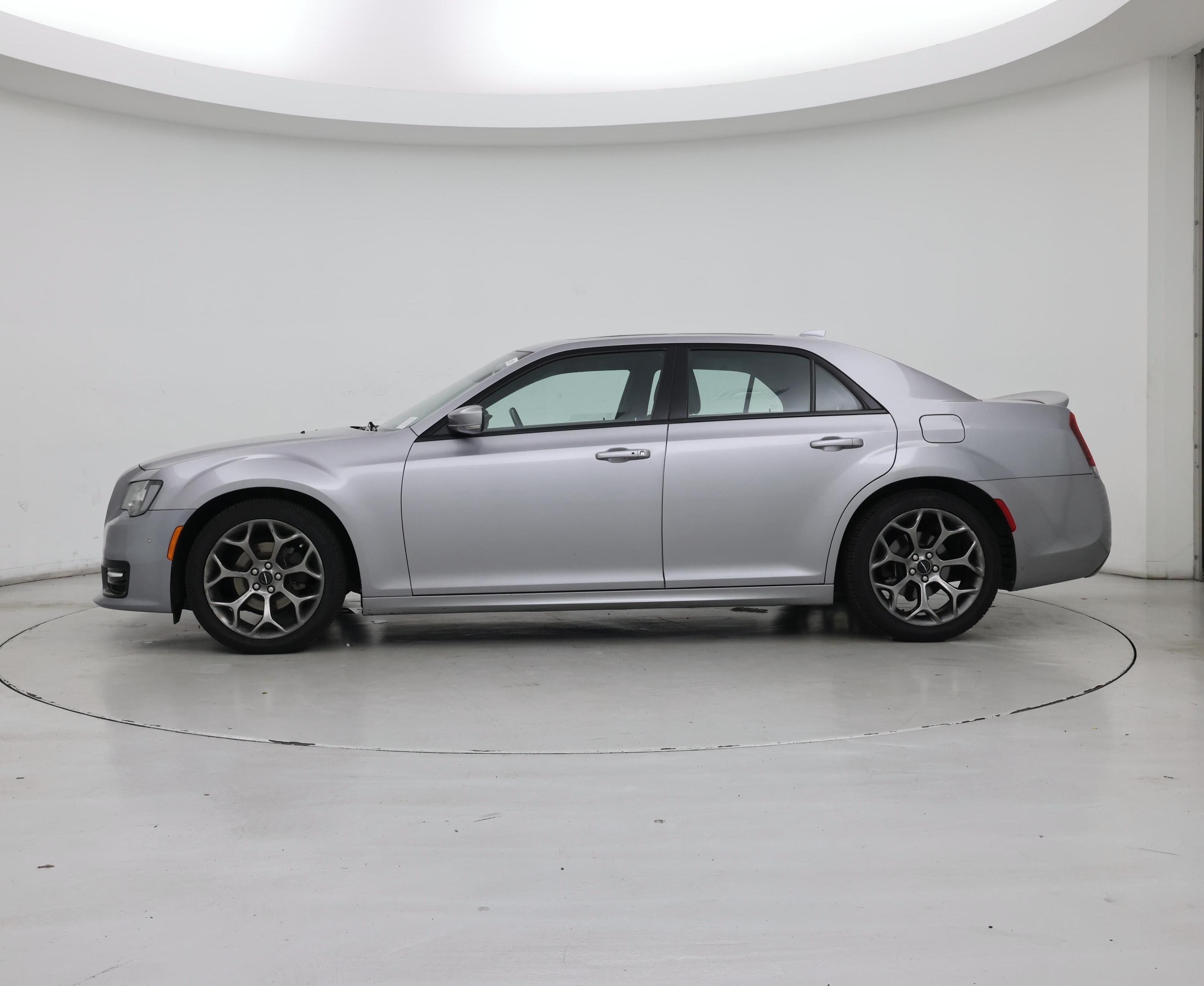 Thumbnail: 2018 Chrysler 300 - 3