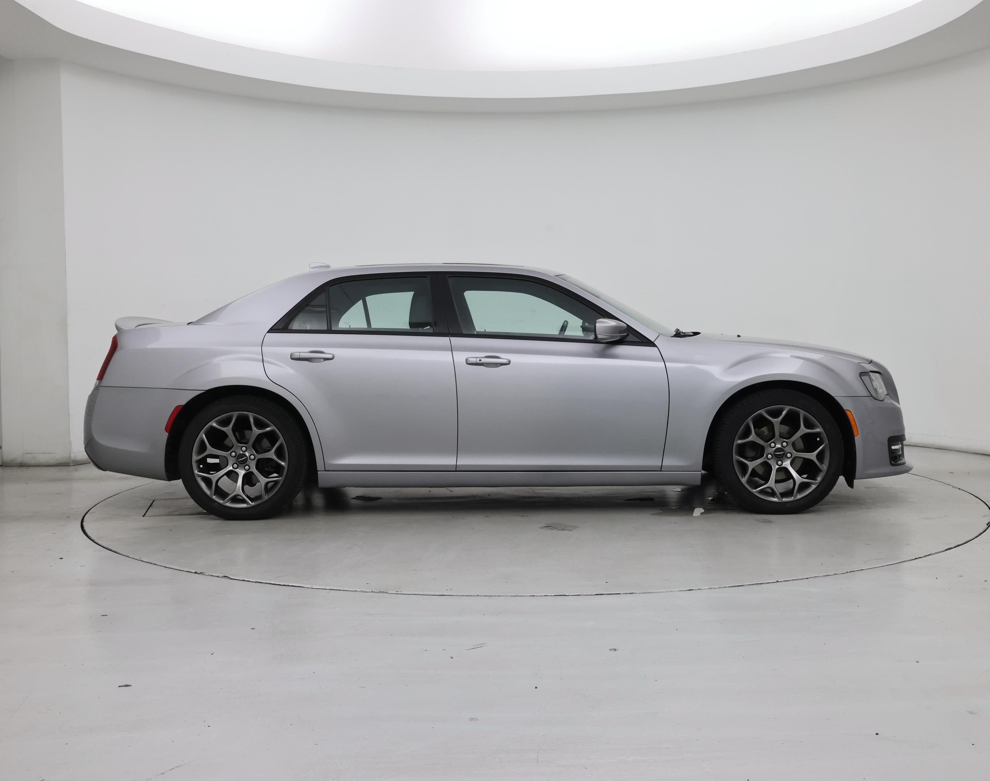 Thumbnail: 2018 Chrysler 300 - 7