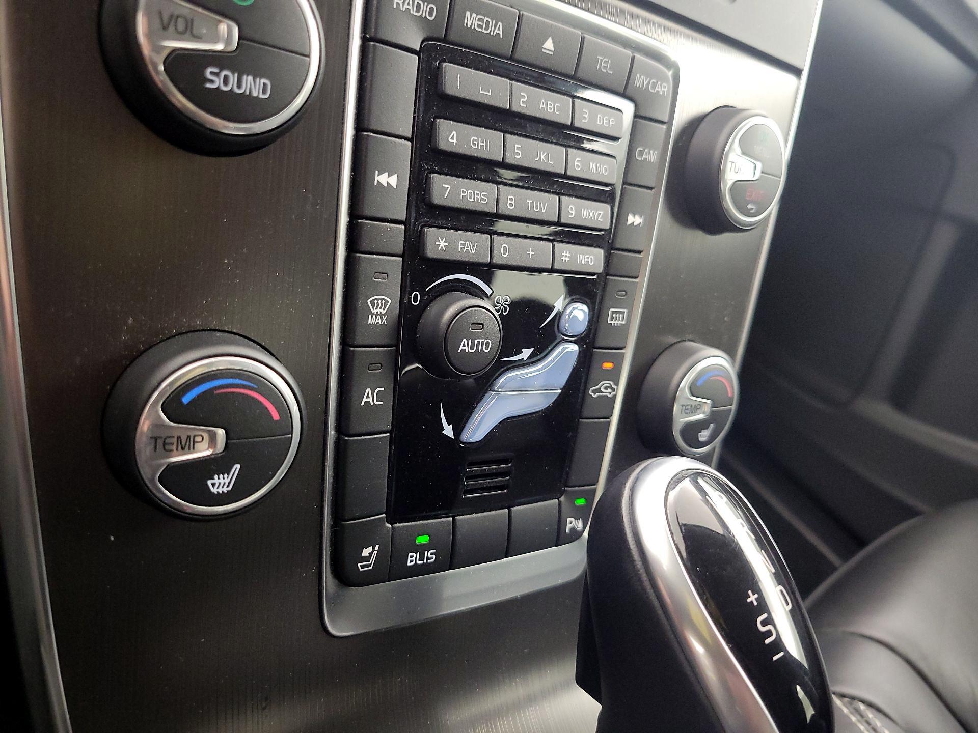 Thumbnail: 2014 Volvo S60 - 16