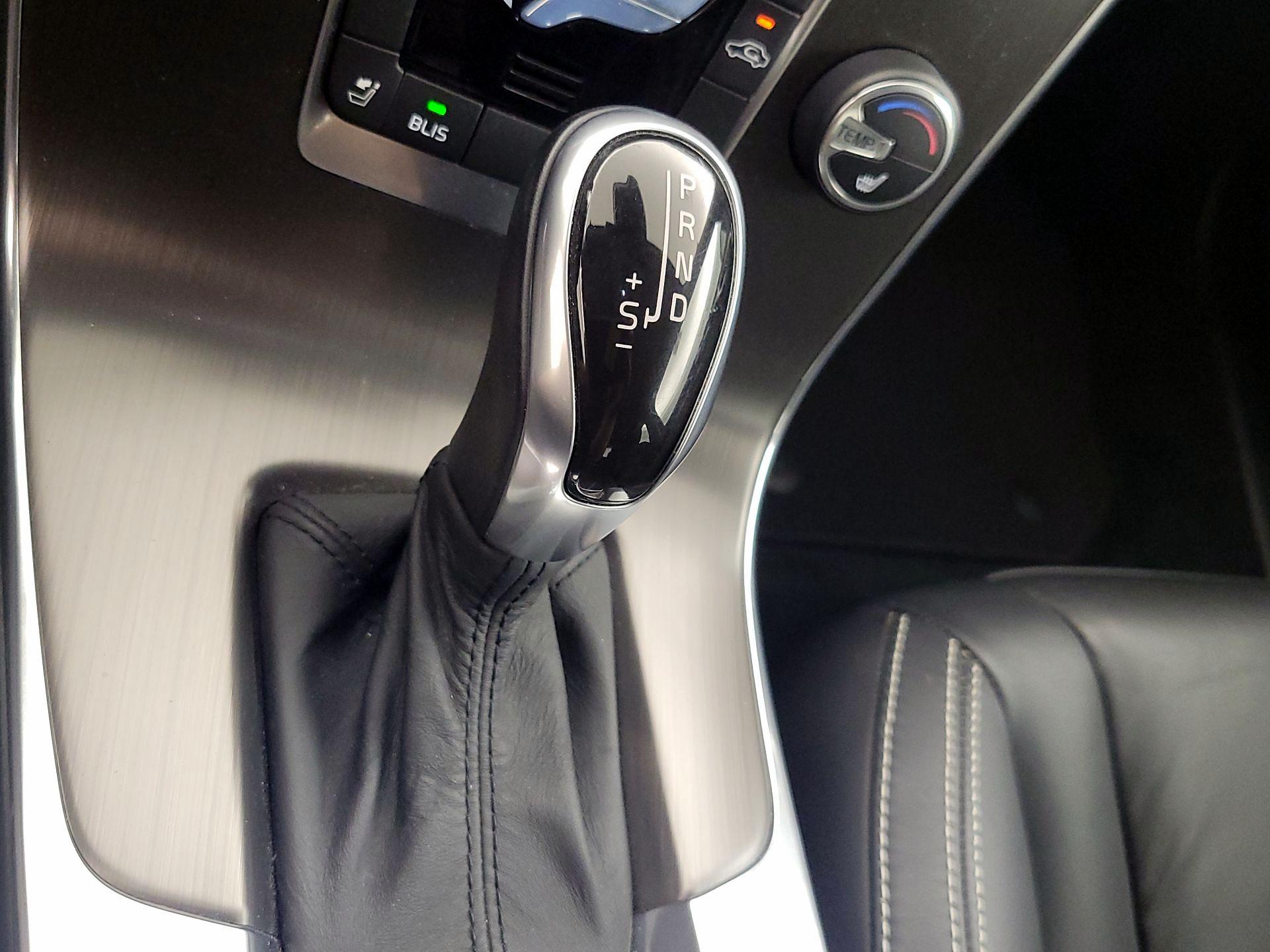 Thumbnail: 2014 Volvo S60 - 17