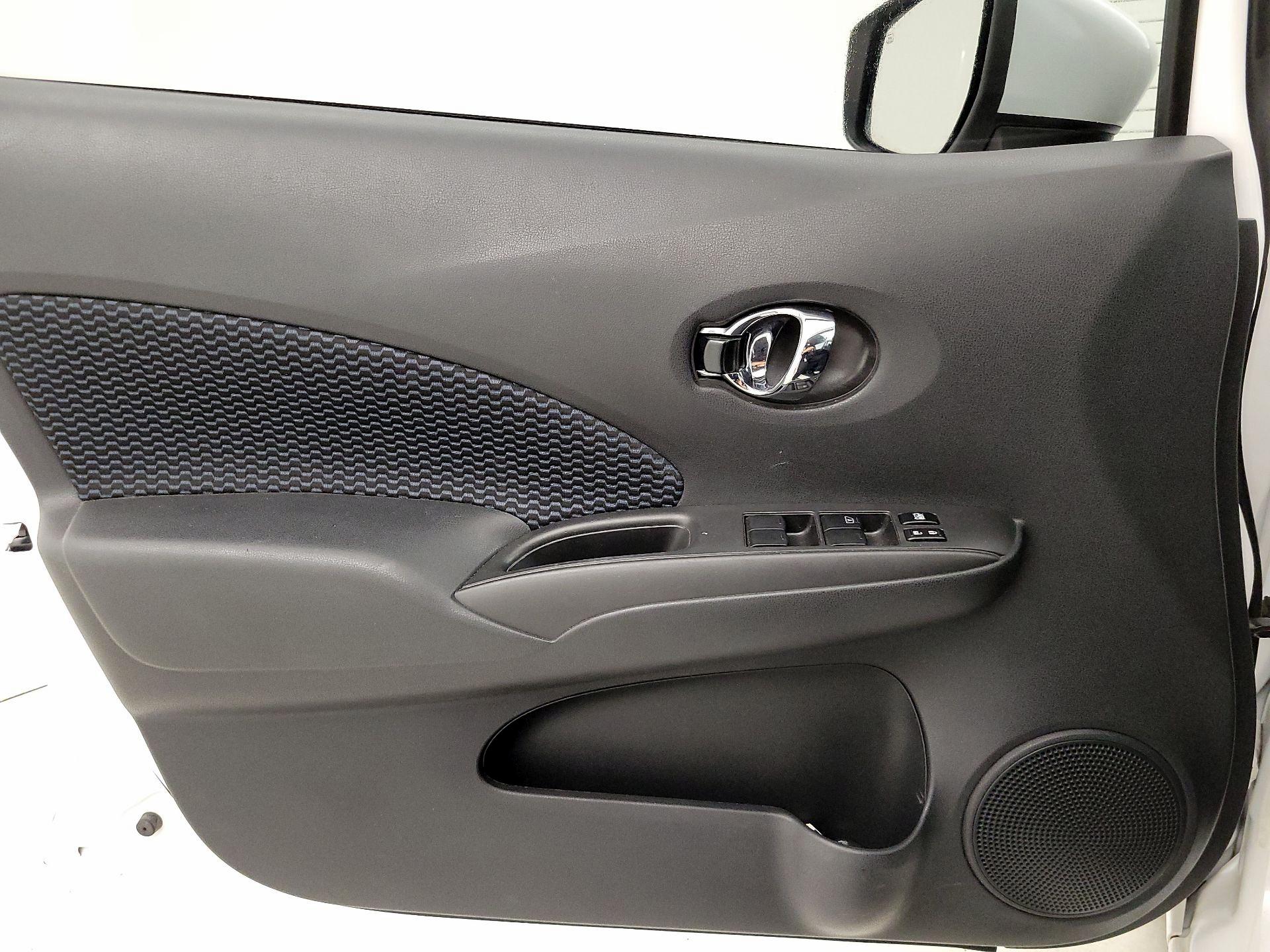 Thumbnail: 2015 Nissan Versa Note - 10