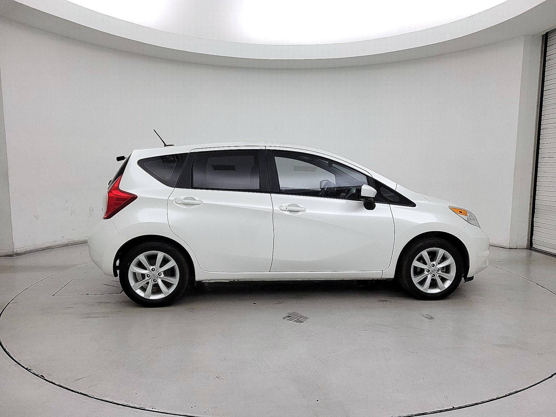 Thumbnail: 2015 Nissan Versa Note - 4