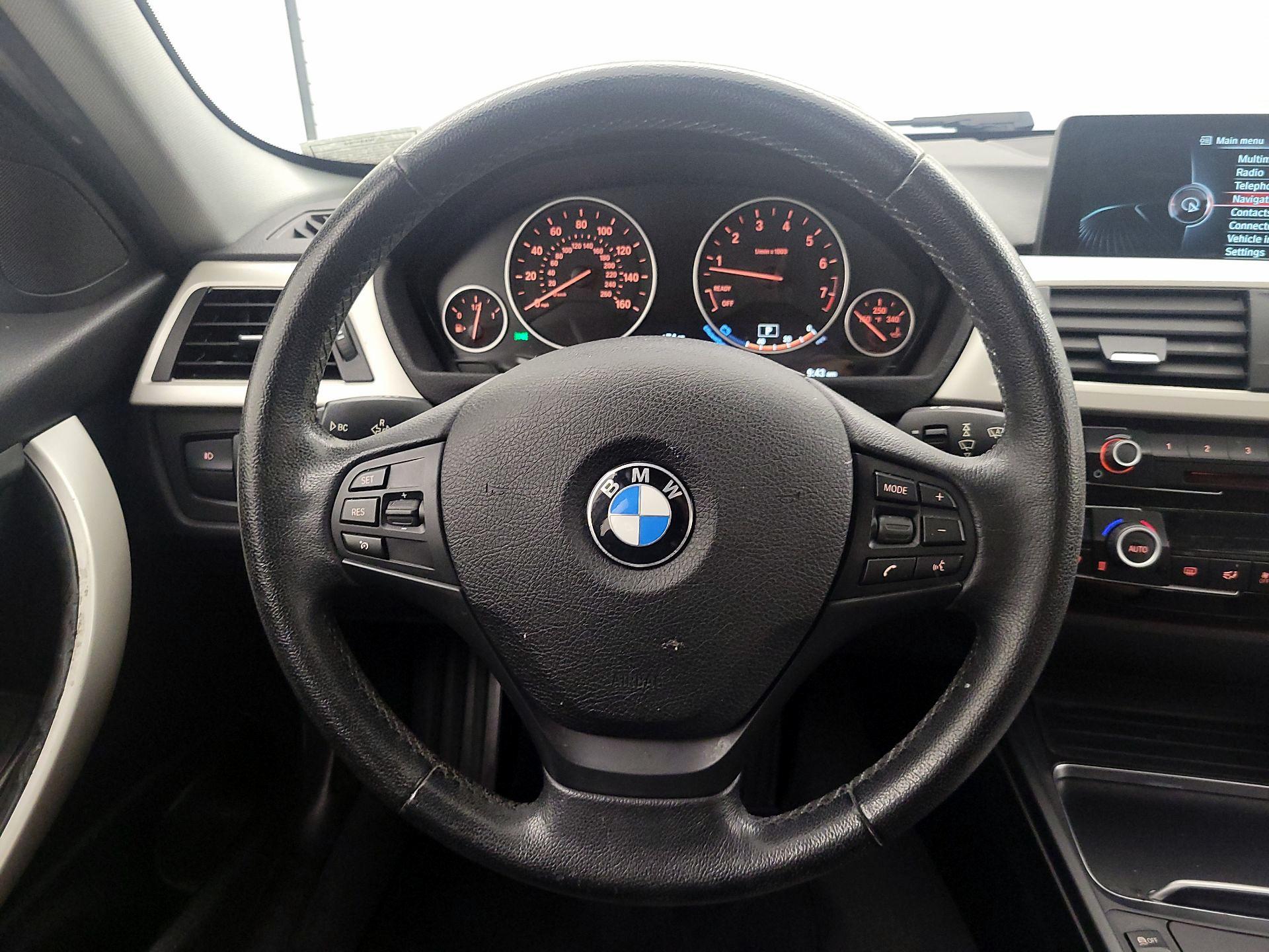 Thumbnail: 2016 BMW 3 Series - 10