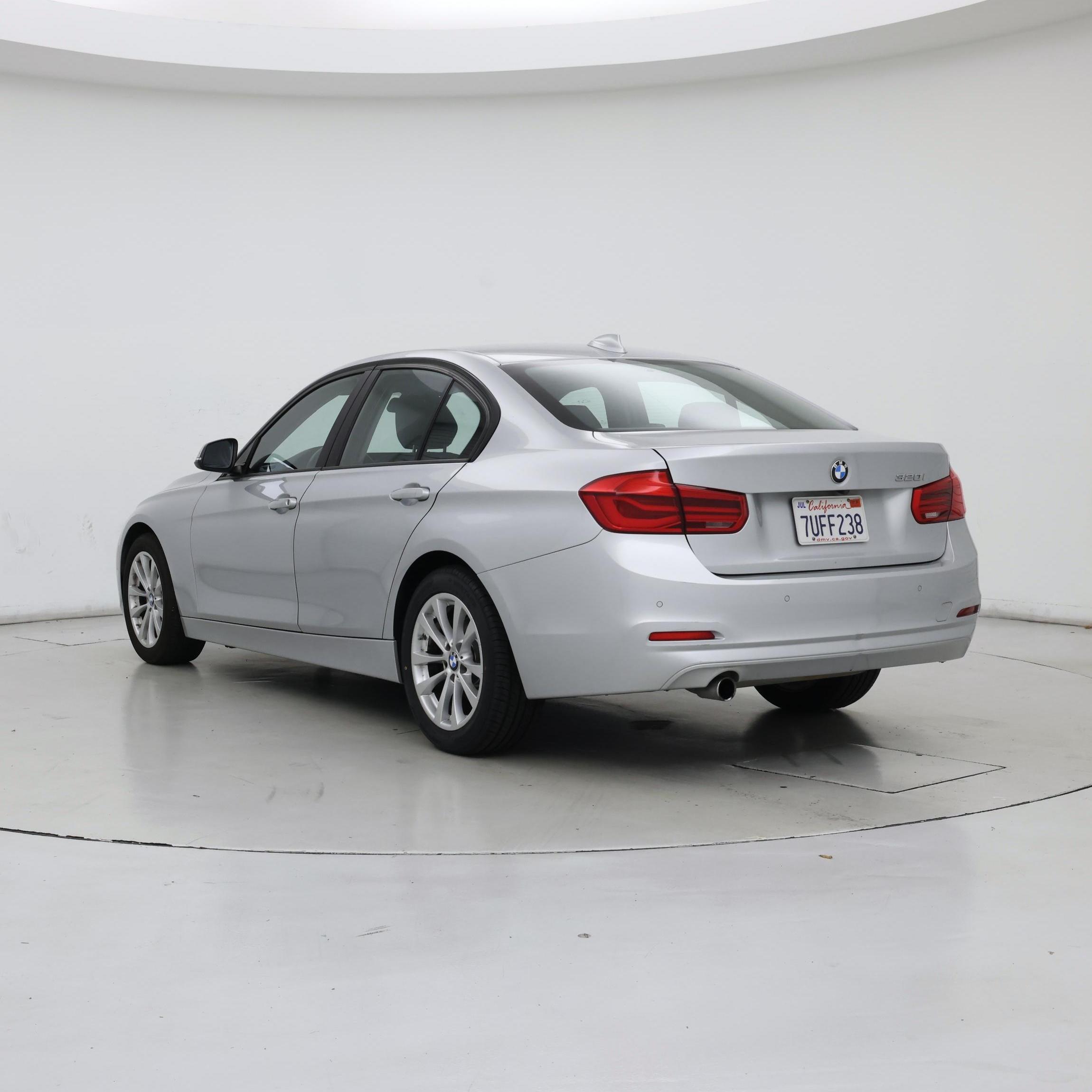 Thumbnail: 2016 BMW 3 Series - 2