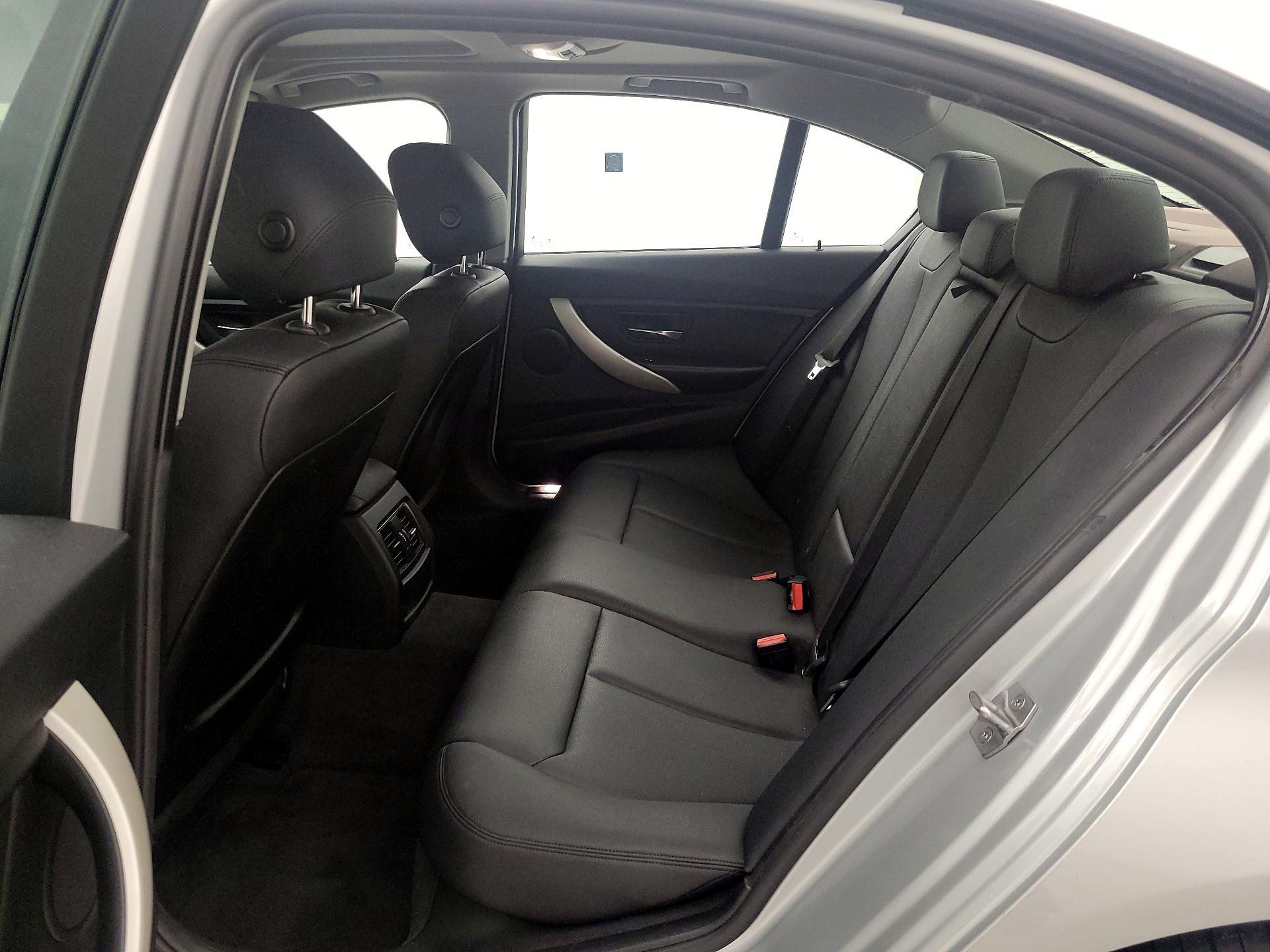 Thumbnail: 2016 BMW 3 Series - 20