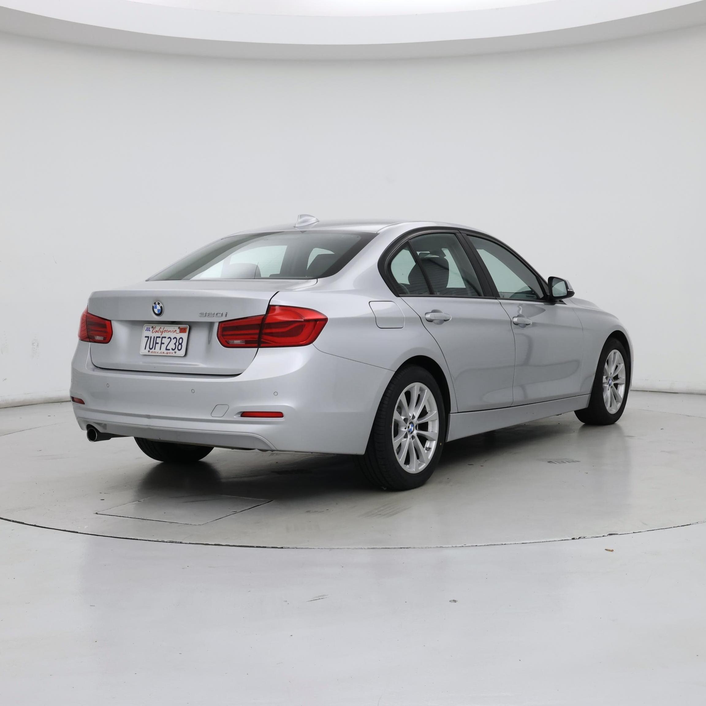 Thumbnail: 2016 BMW 3 Series - 8