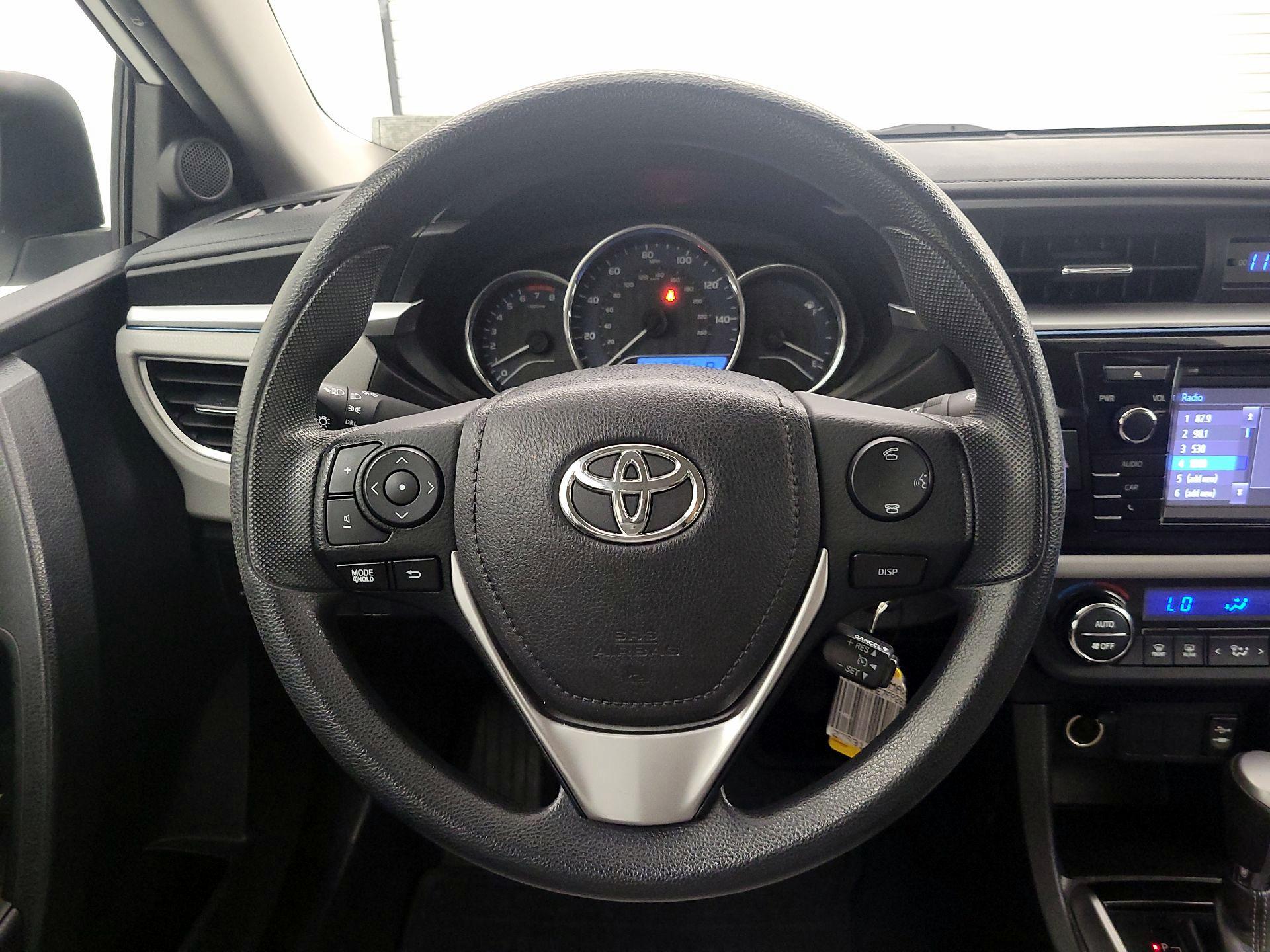 Thumbnail: 2015 Toyota Corolla - 10