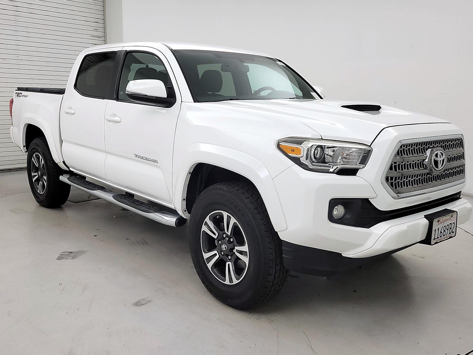 Thumbnail: 2016 Toyota Tacoma - 1