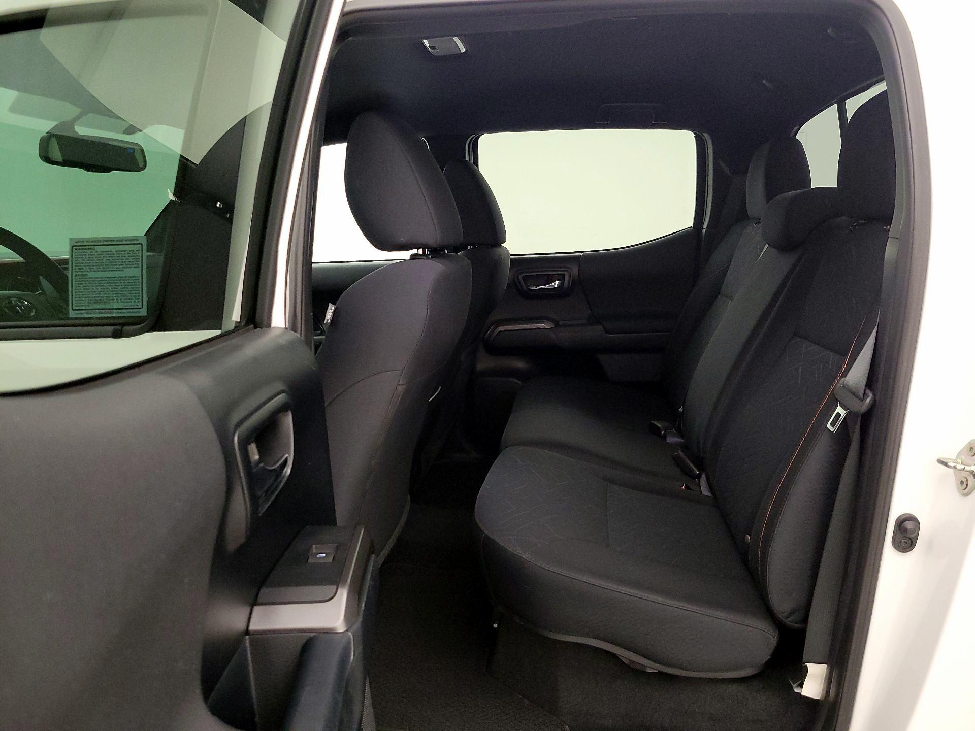Thumbnail: 2016 Toyota Tacoma - 18
