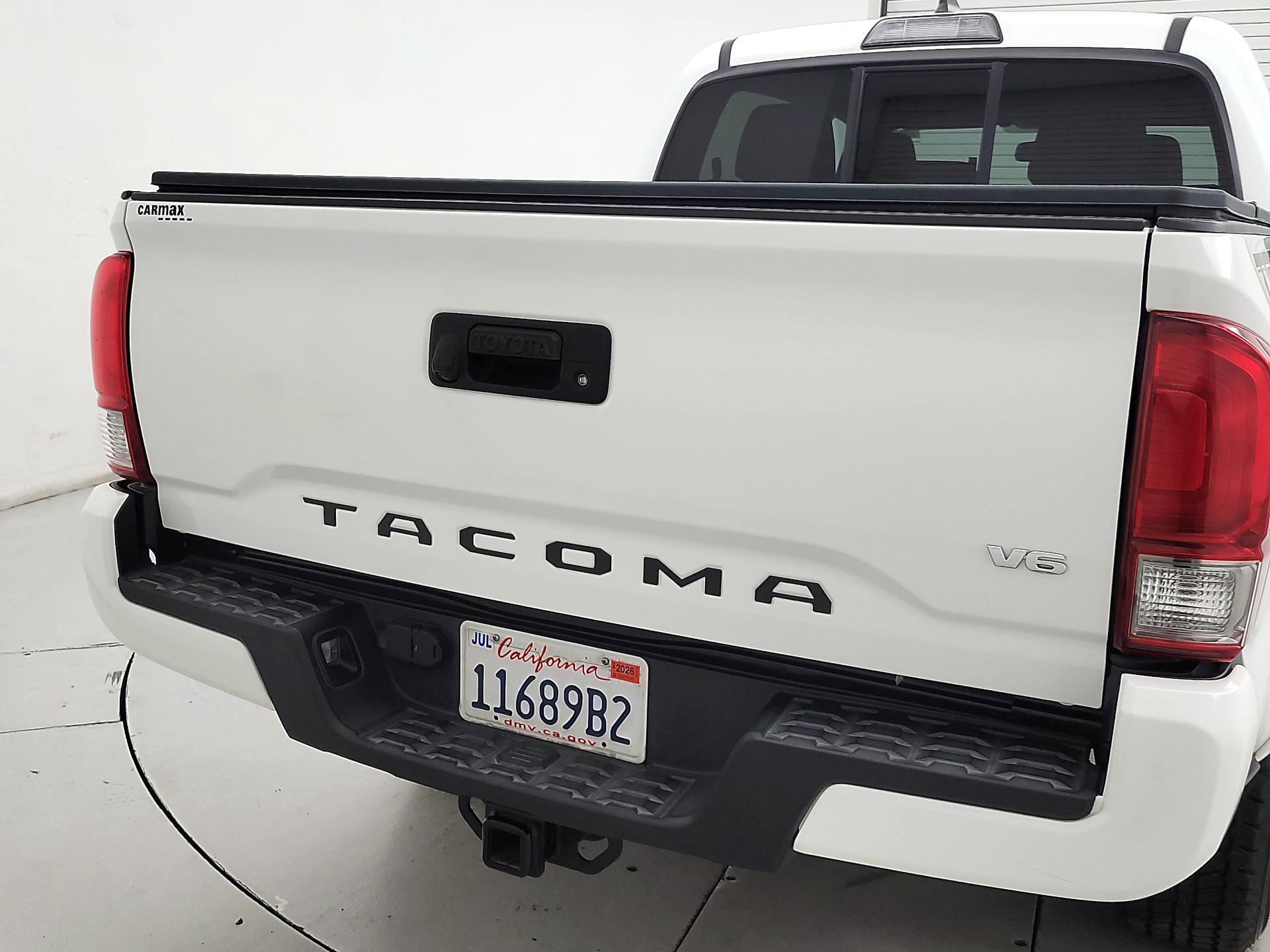 Thumbnail: 2016 Toyota Tacoma - 6