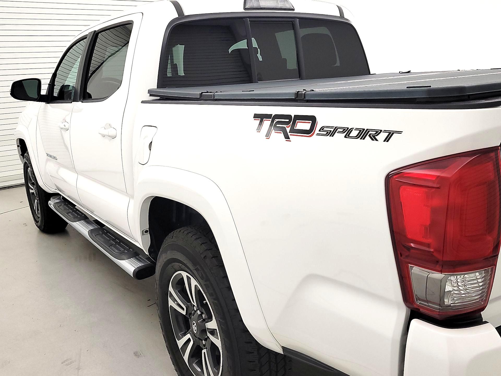 Thumbnail: 2016 Toyota Tacoma - 7