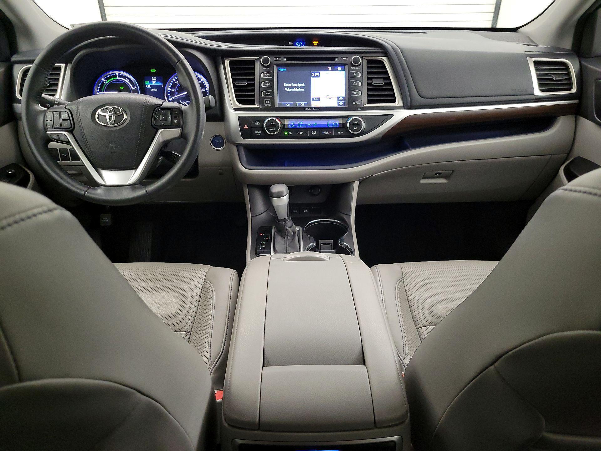 Thumbnail: 2015 Toyota Highlander - 9