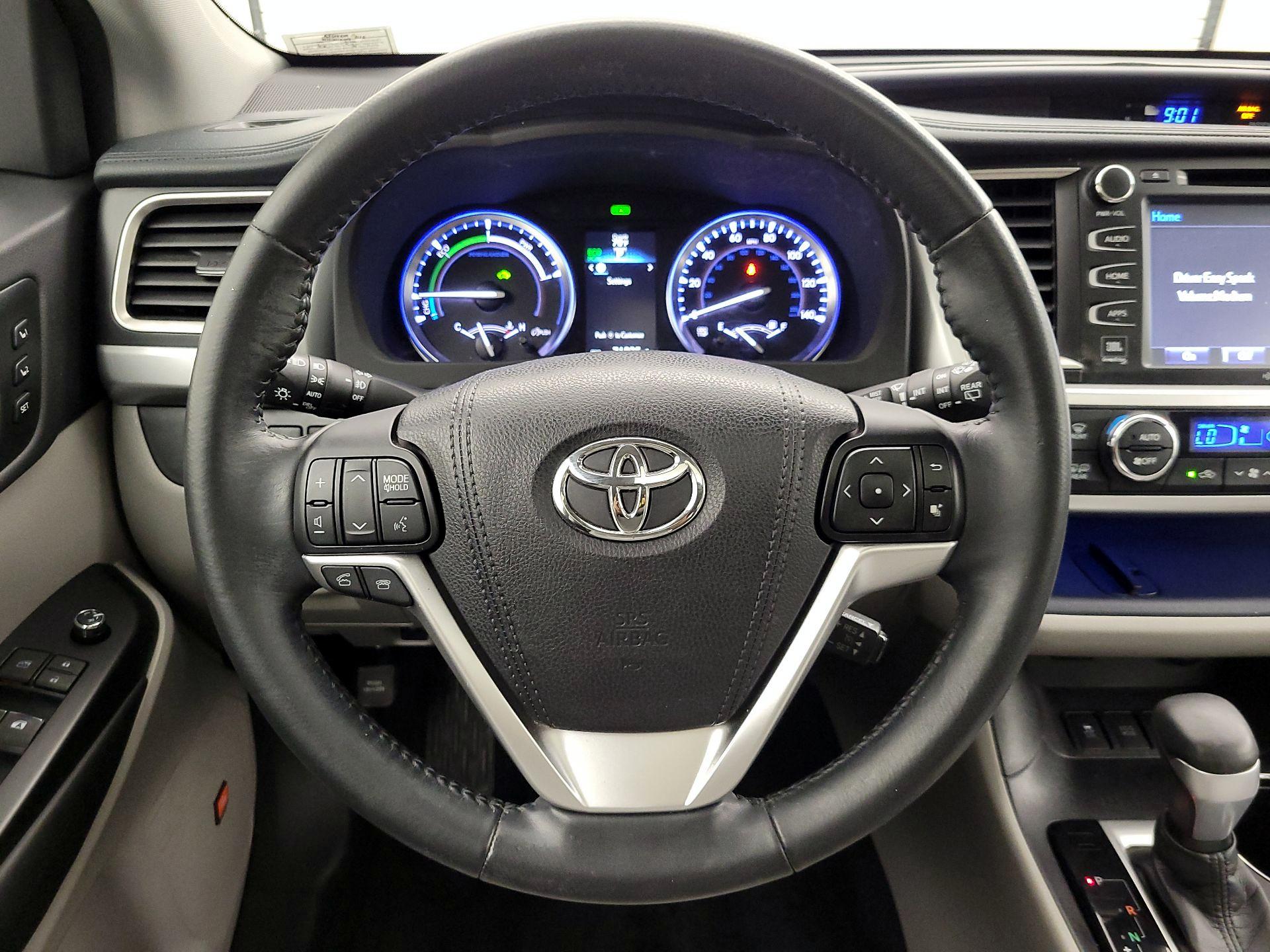 Thumbnail: 2015 Toyota Highlander - 10