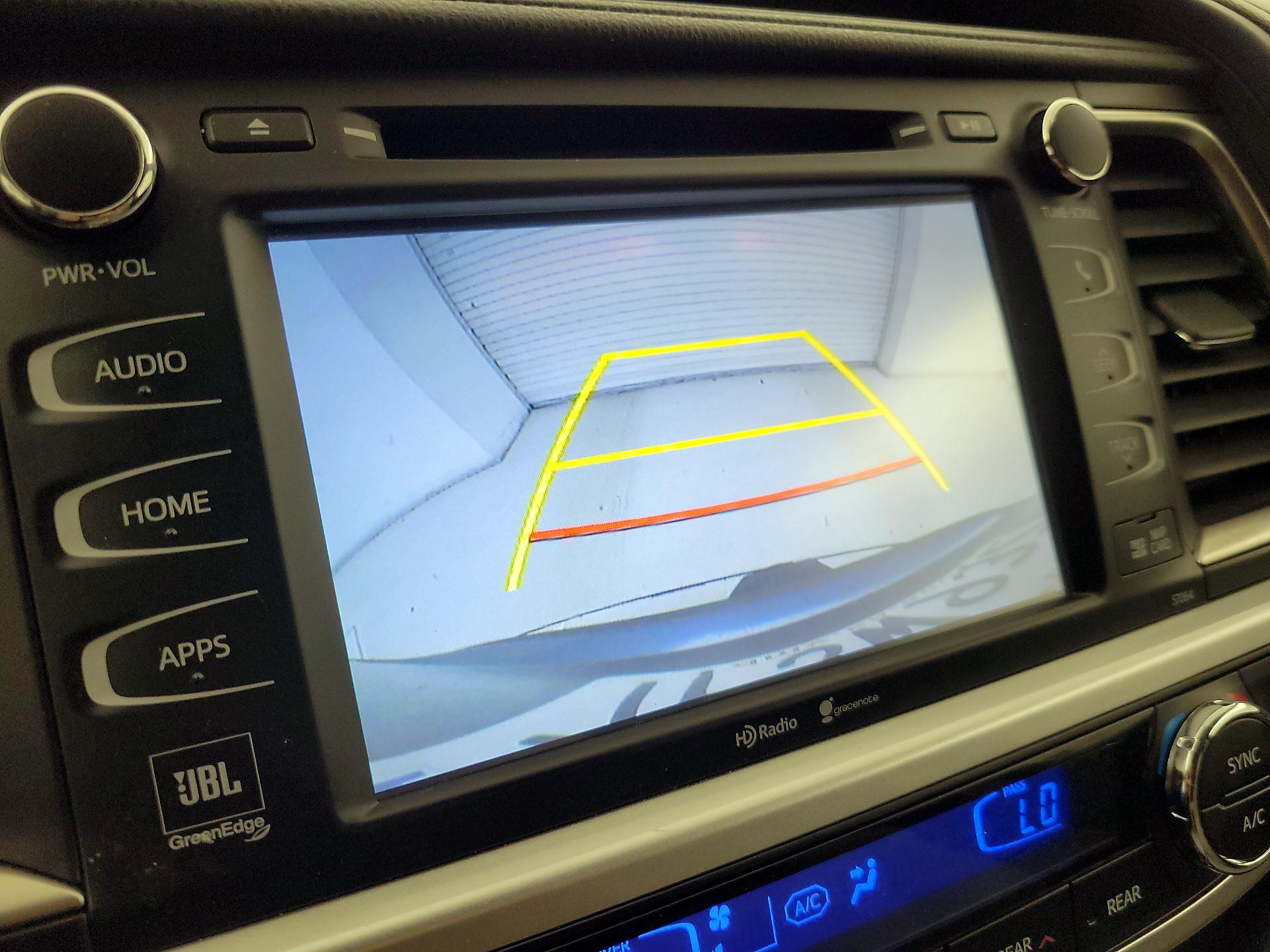 Thumbnail: 2015 Toyota Highlander - 14