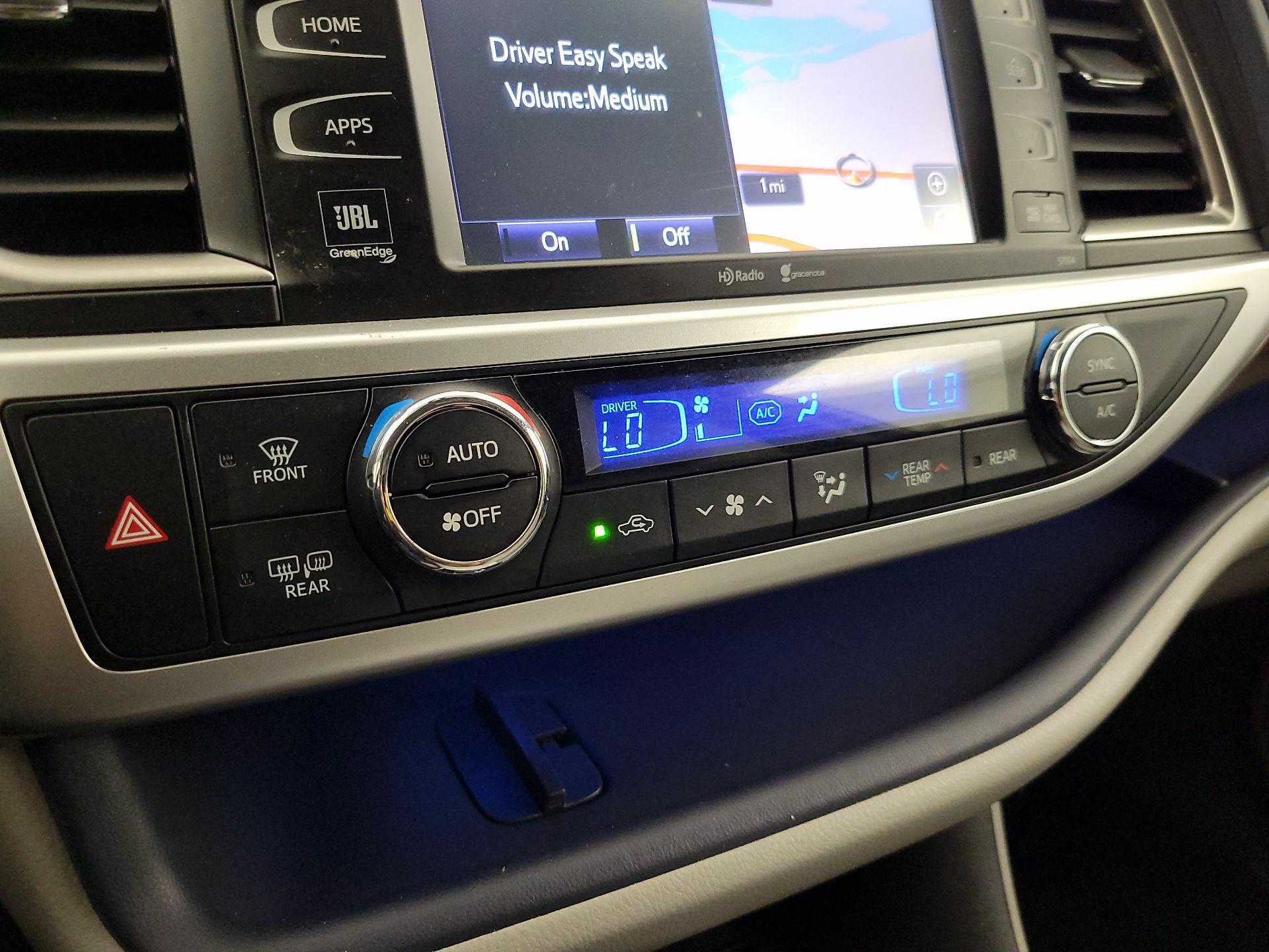 Thumbnail: 2015 Toyota Highlander - 16