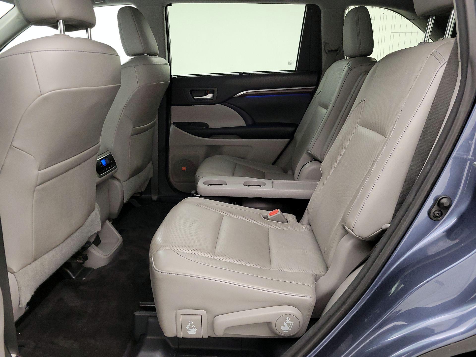 Thumbnail: 2015 Toyota Highlander - 20