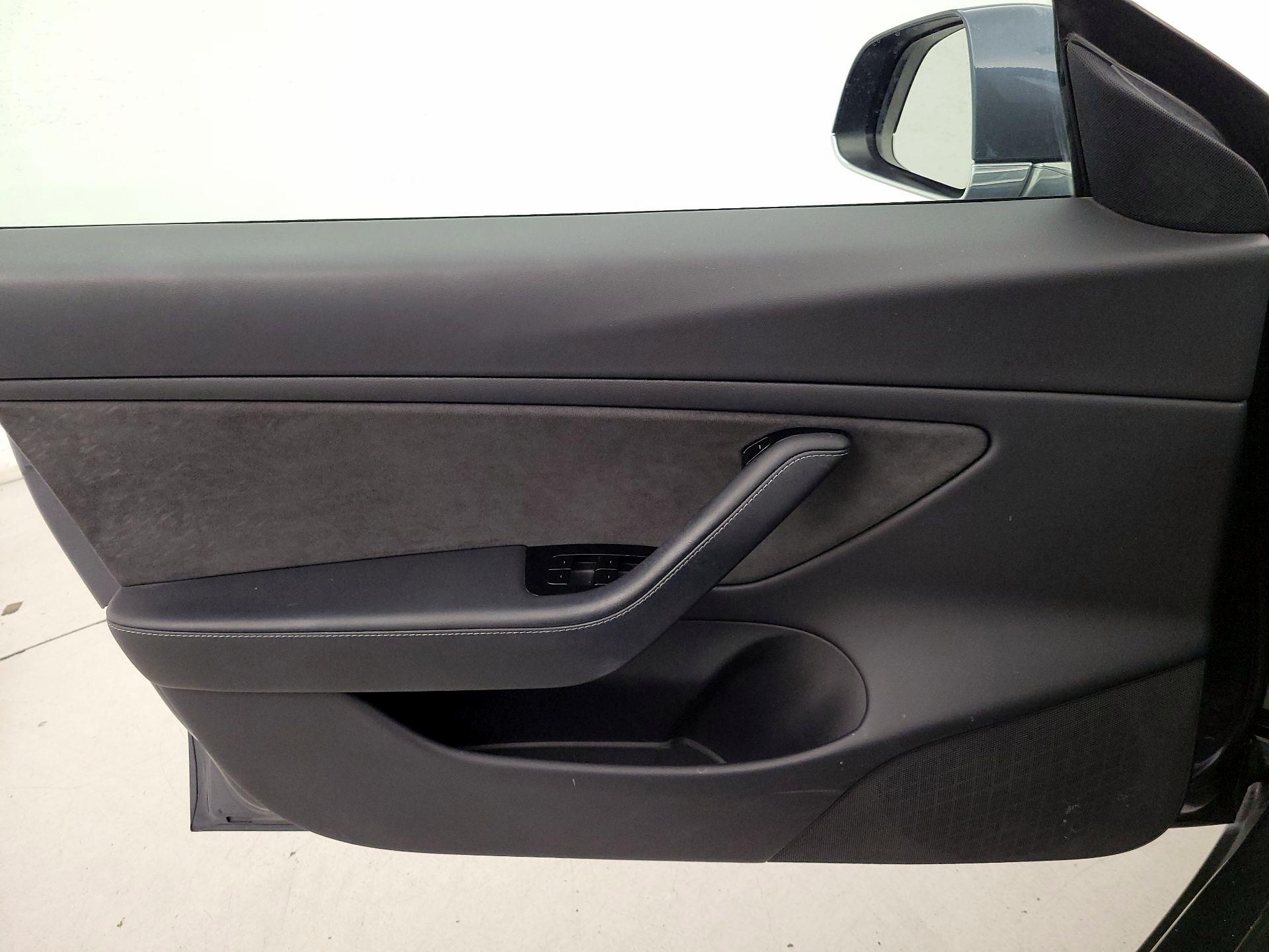 Thumbnail: 2020 Tesla Model 3 - 10