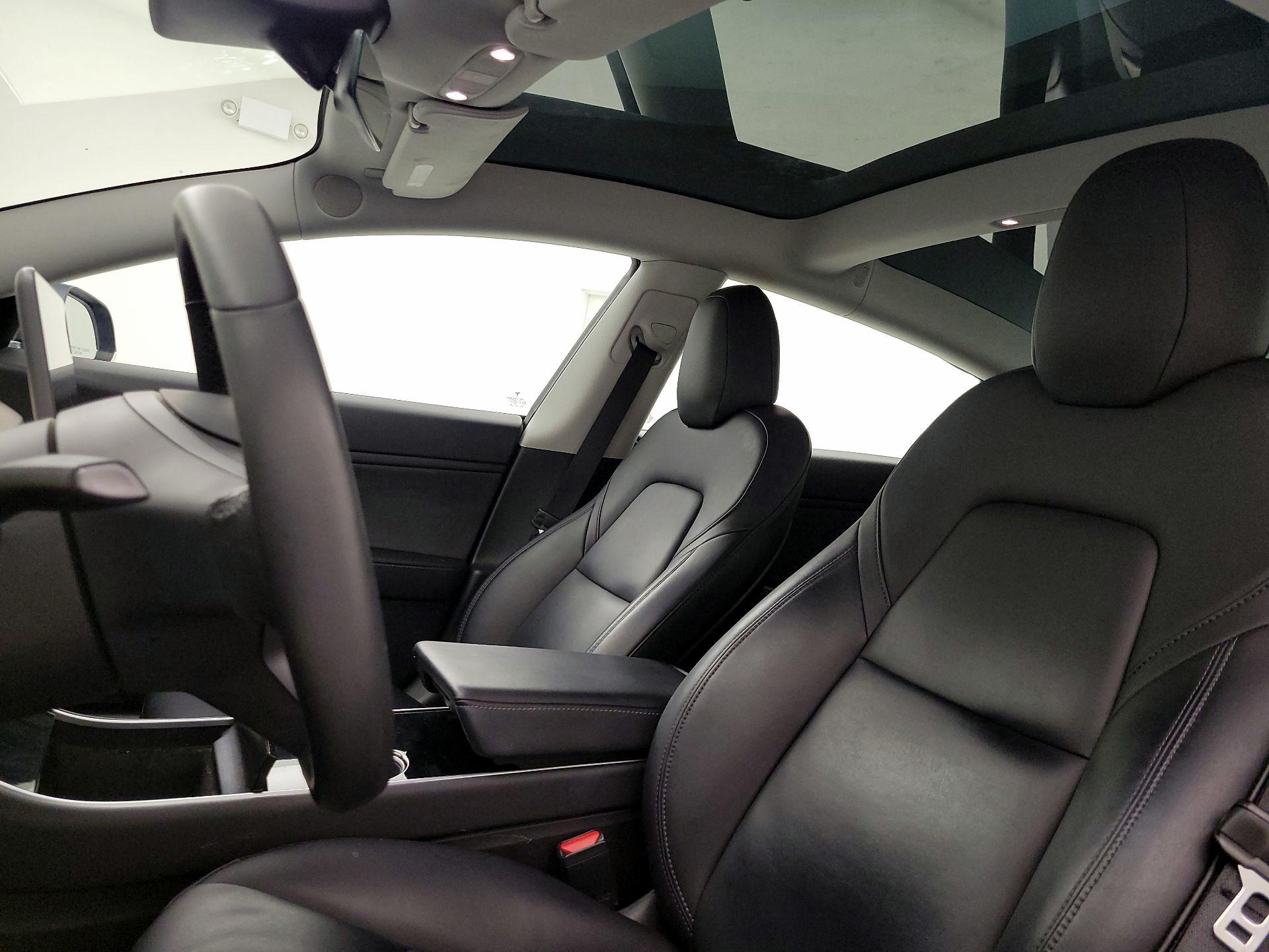 Thumbnail: 2020 Tesla Model 3 - 17