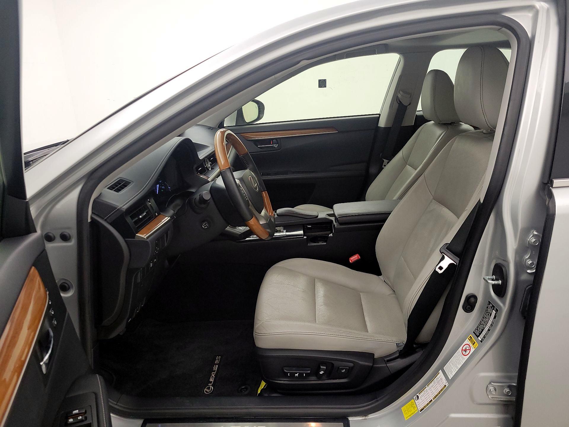 Thumbnail: 2013 Lexus ES - 11