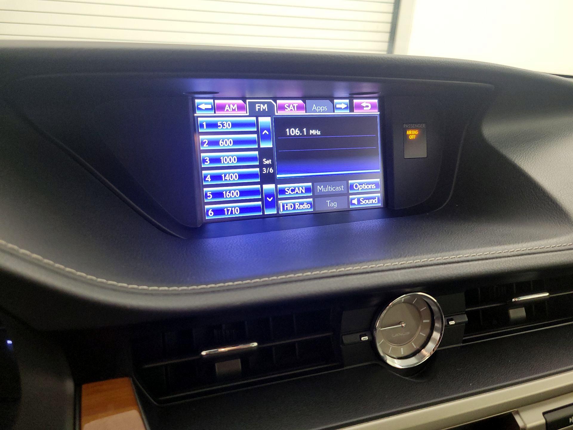 Thumbnail: 2013 Lexus ES - 15