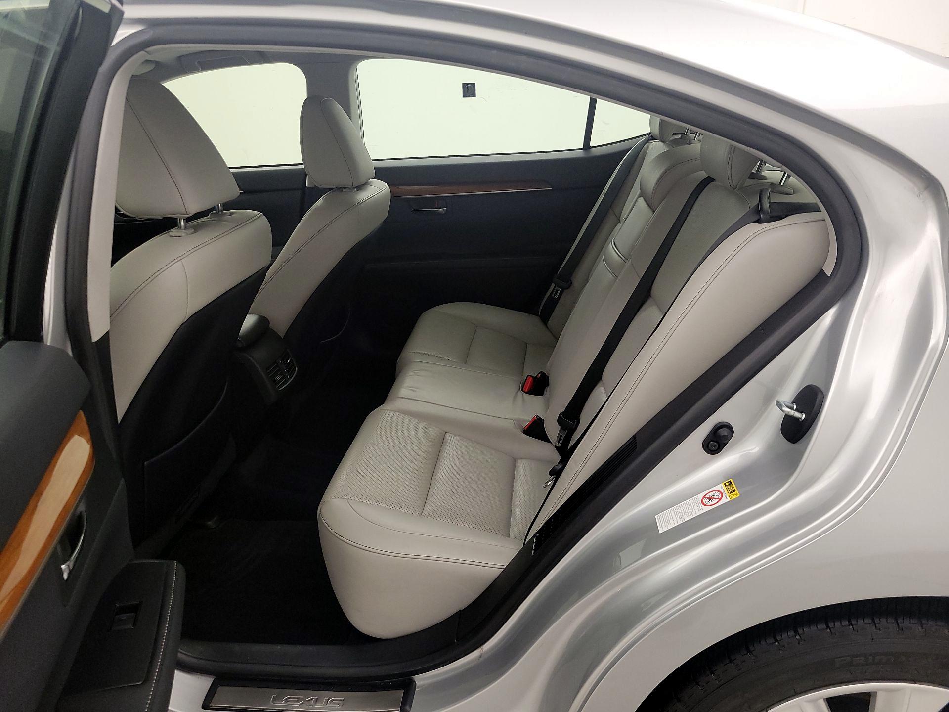 Thumbnail: 2013 Lexus ES - 19