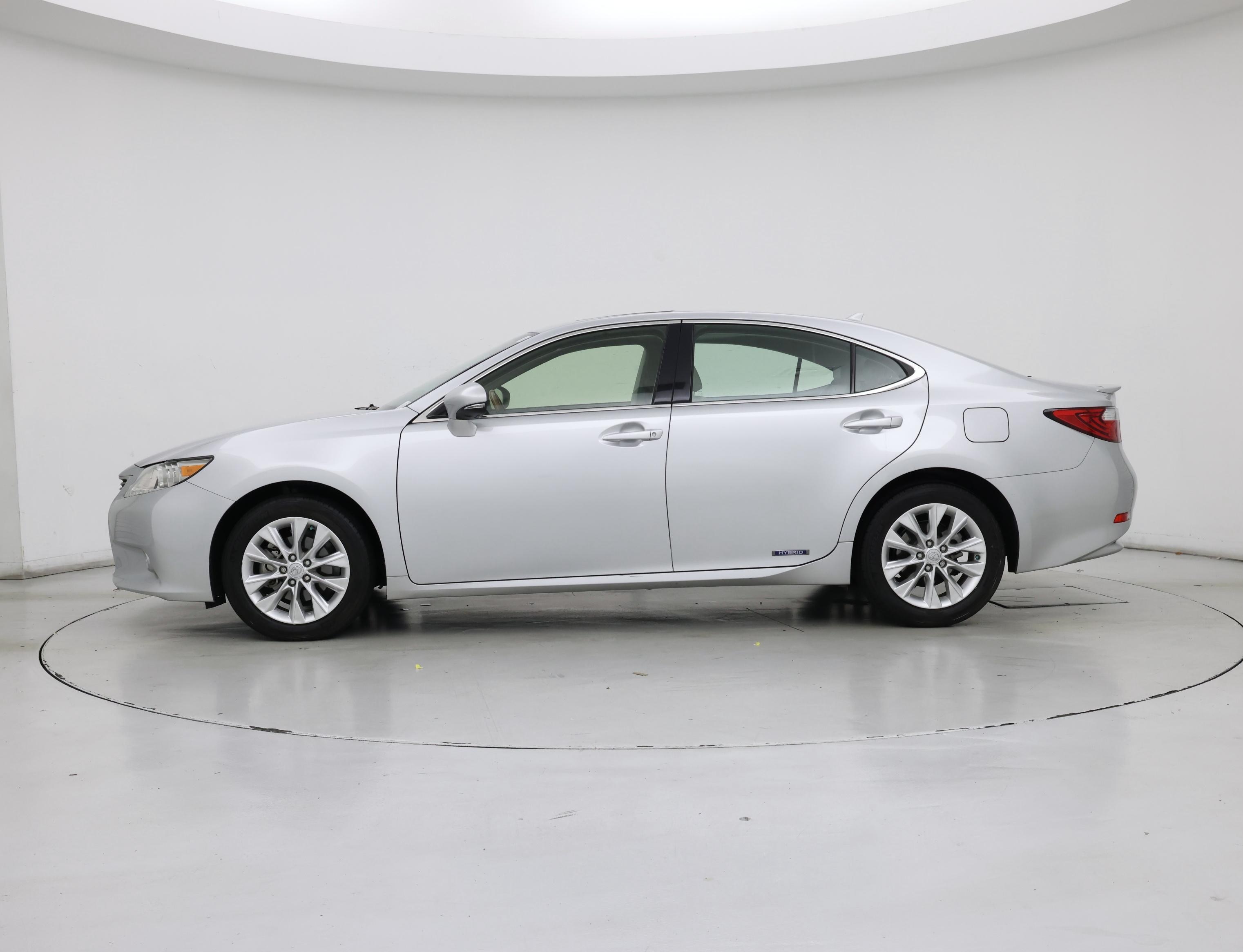 Thumbnail: 2013 Lexus ES - 3