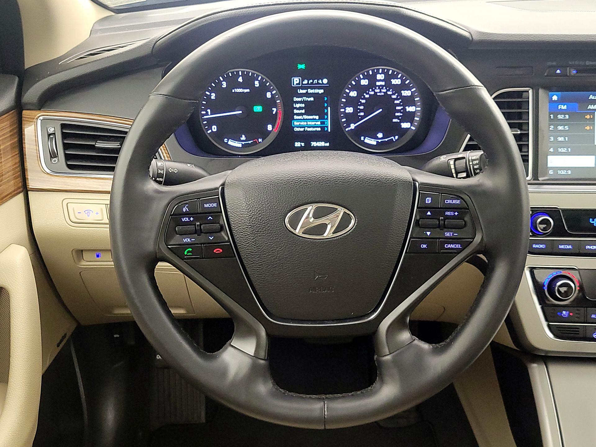 Thumbnail: 2015 Hyundai Sonata - 10