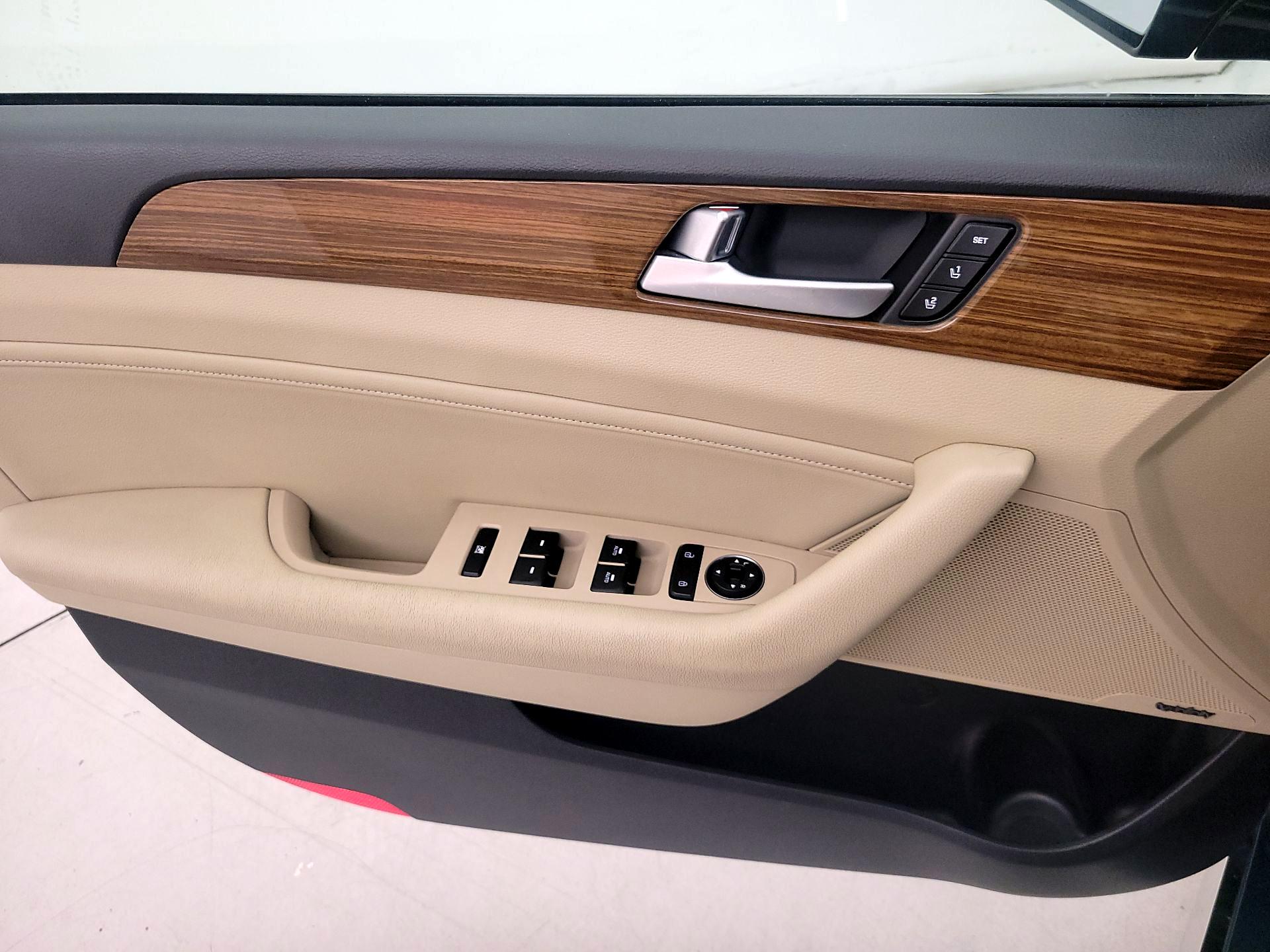 Thumbnail: 2015 Hyundai Sonata - 12