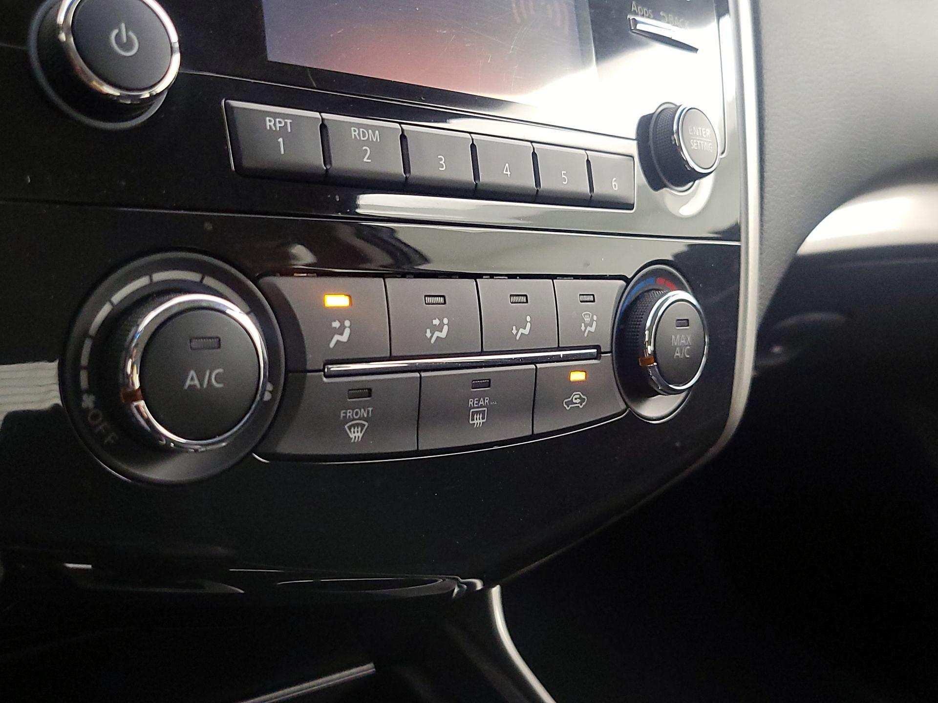 Thumbnail: 2014 Nissan Altima - 16