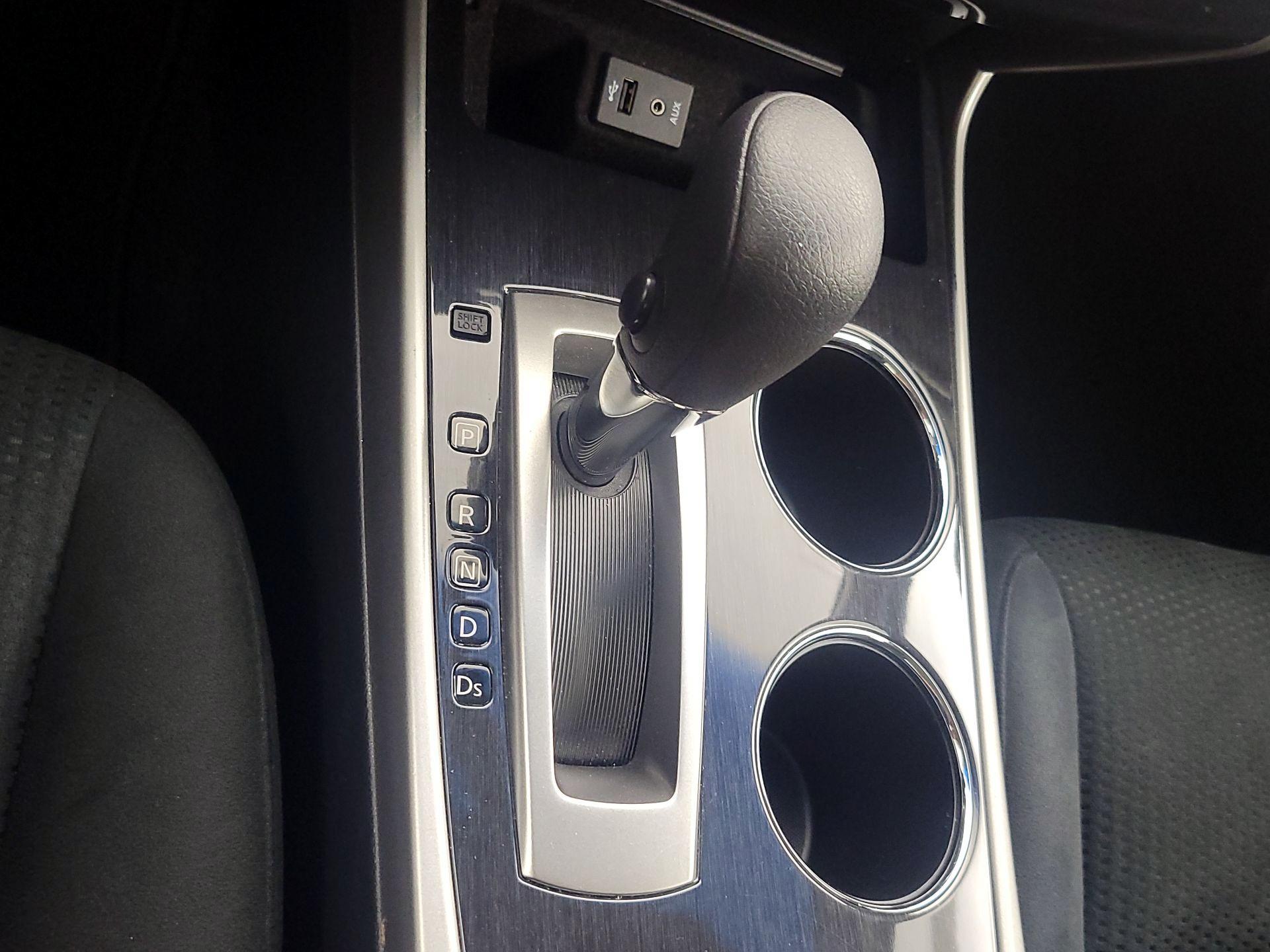 Thumbnail: 2014 Nissan Altima - 17