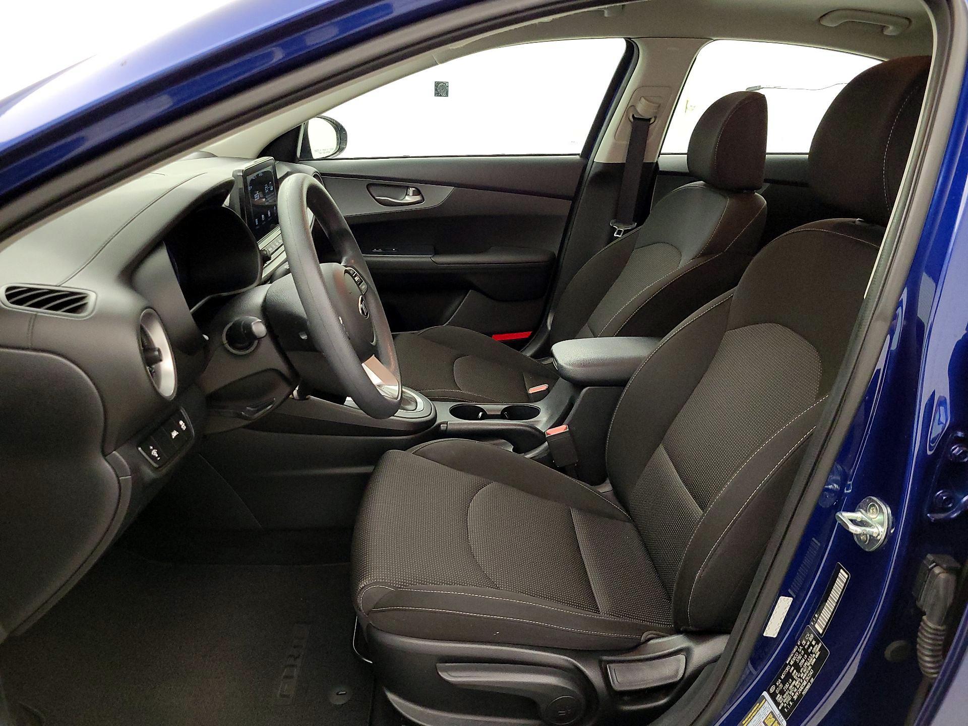 Thumbnail: 2021 Kia Forte - 9