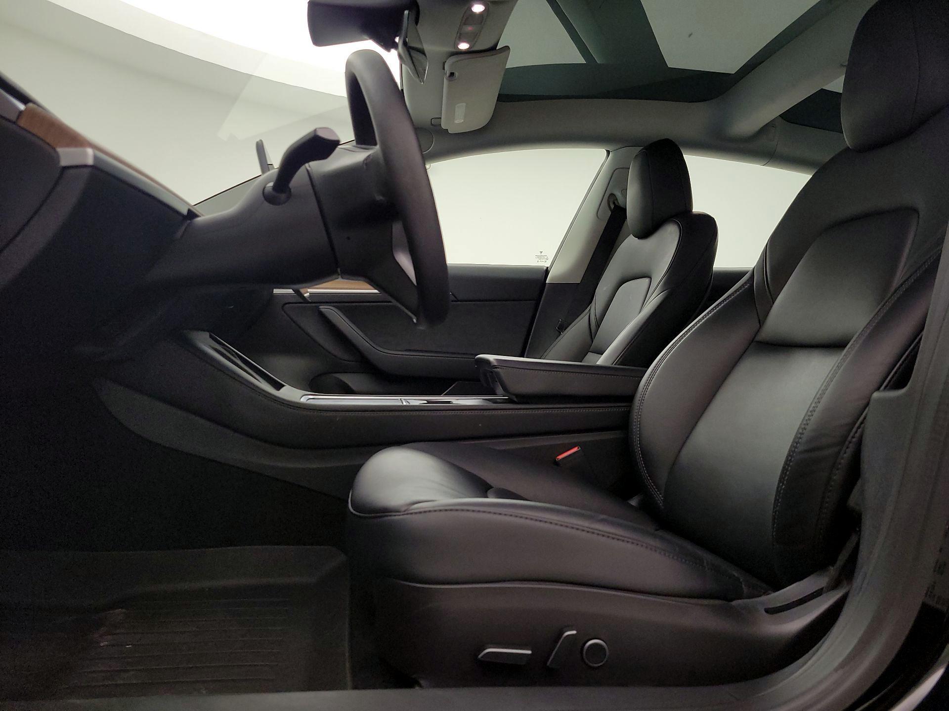Thumbnail: 2022 Tesla Model 3 - 11