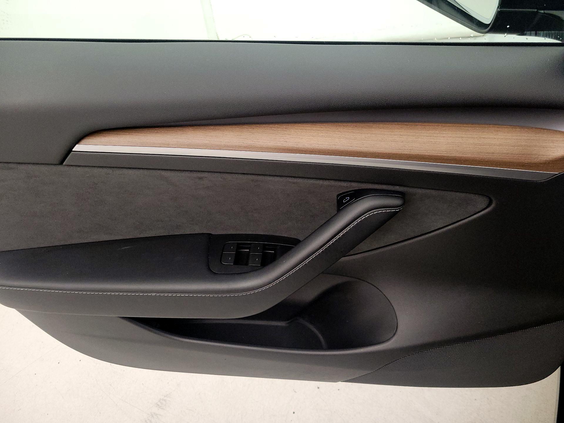 Thumbnail: 2022 Tesla Model 3 - 12