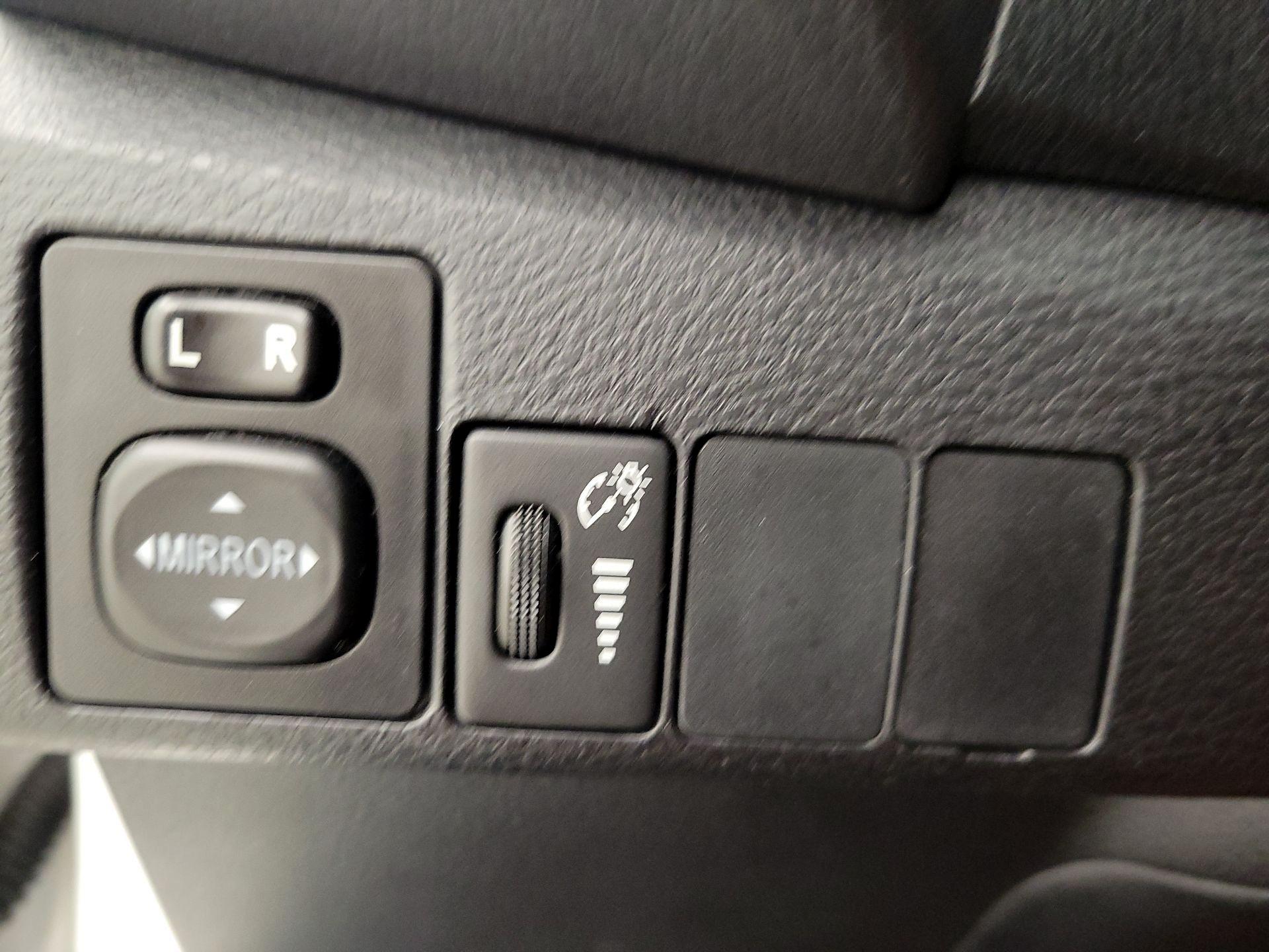 Thumbnail: 2014 Toyota Corolla - 13