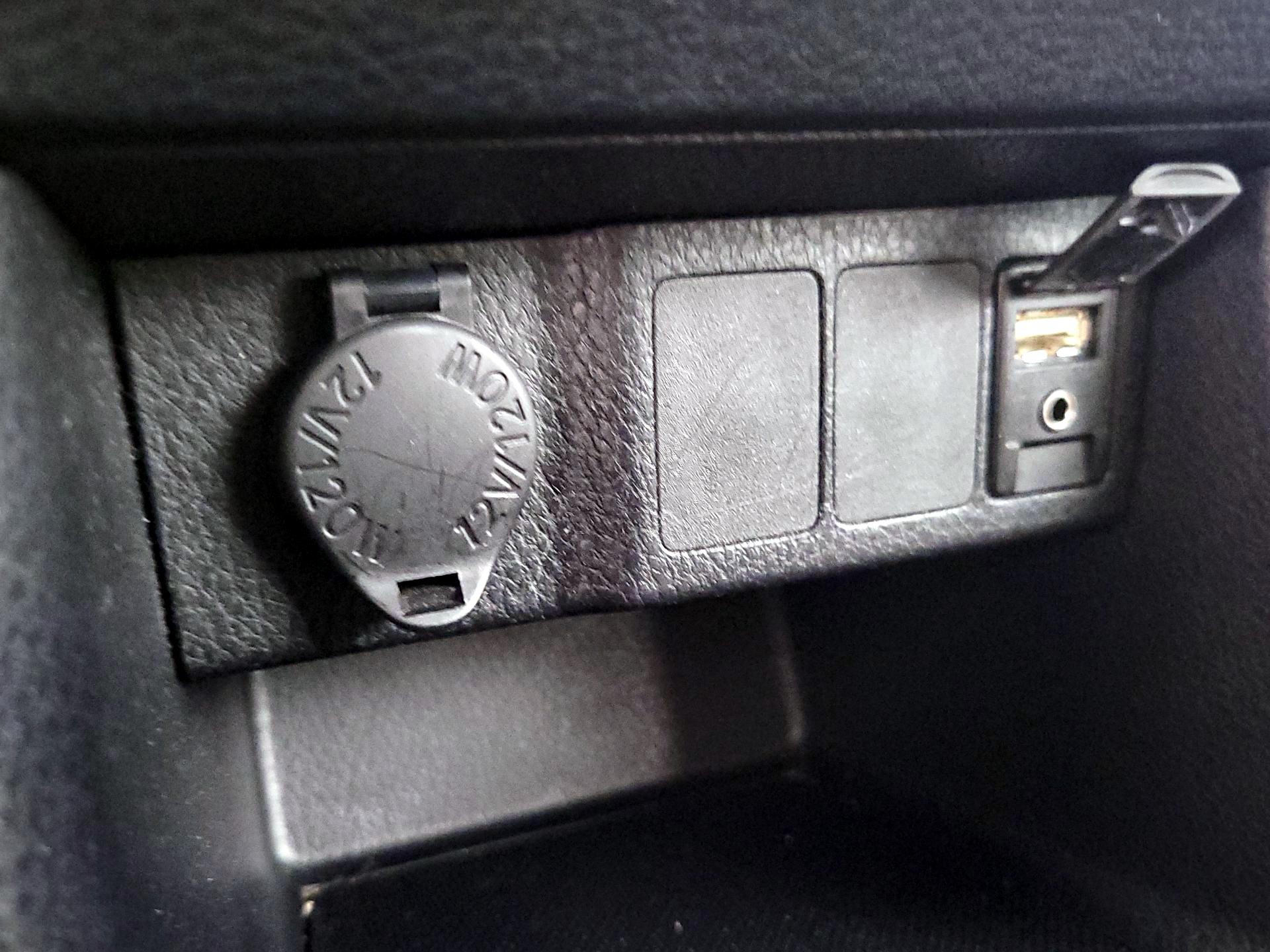 Thumbnail: 2014 Toyota Corolla - 18