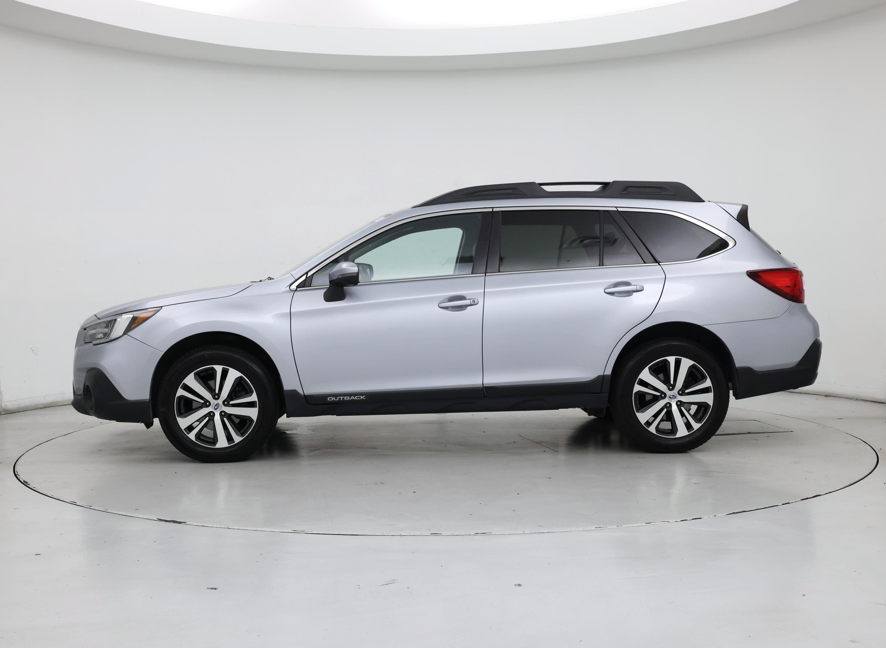 Thumbnail: 2019 Subaru Outback - 3