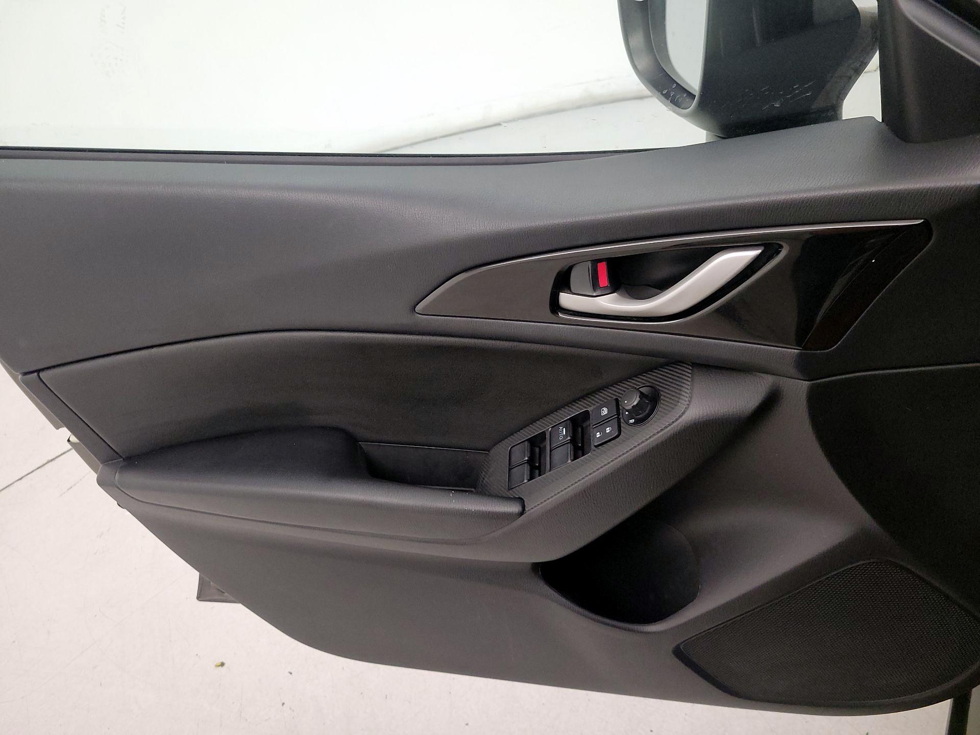 Thumbnail: 2016 Mazda Mazda3 - 12